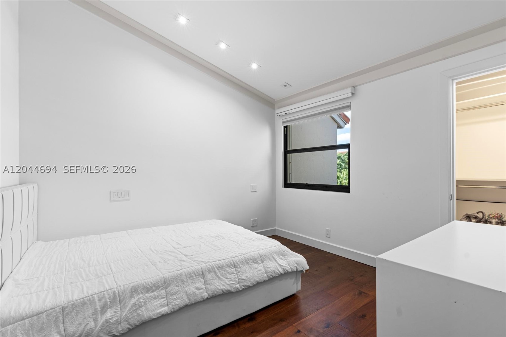 LA MIRAGE OF HARBOR VILG - Residential Lease