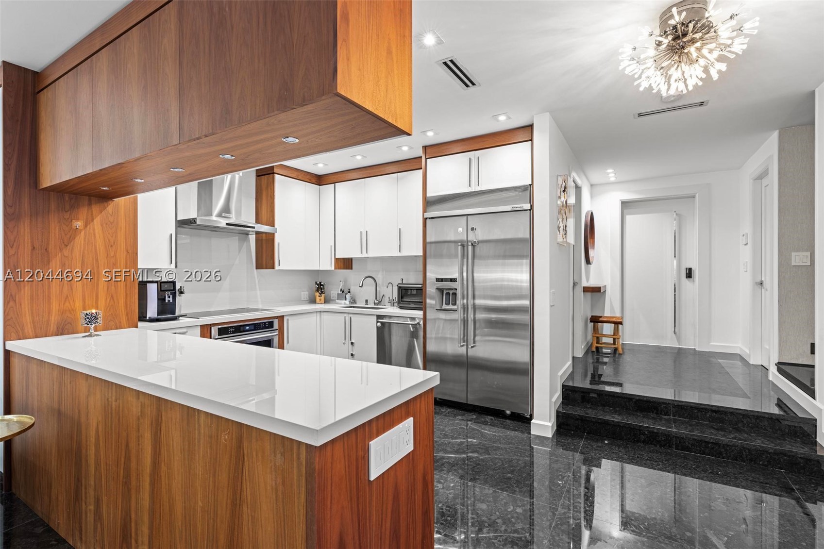 LA MIRAGE OF HARBOR VILG - Residential Lease