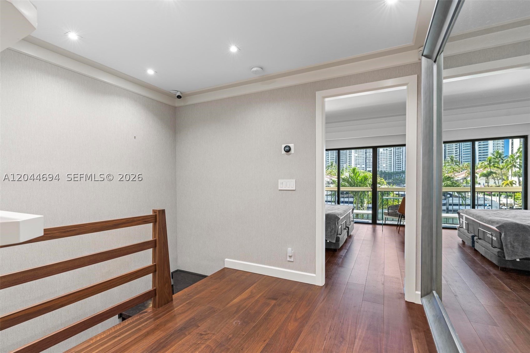 LA MIRAGE OF HARBOR VILG - Residential Lease