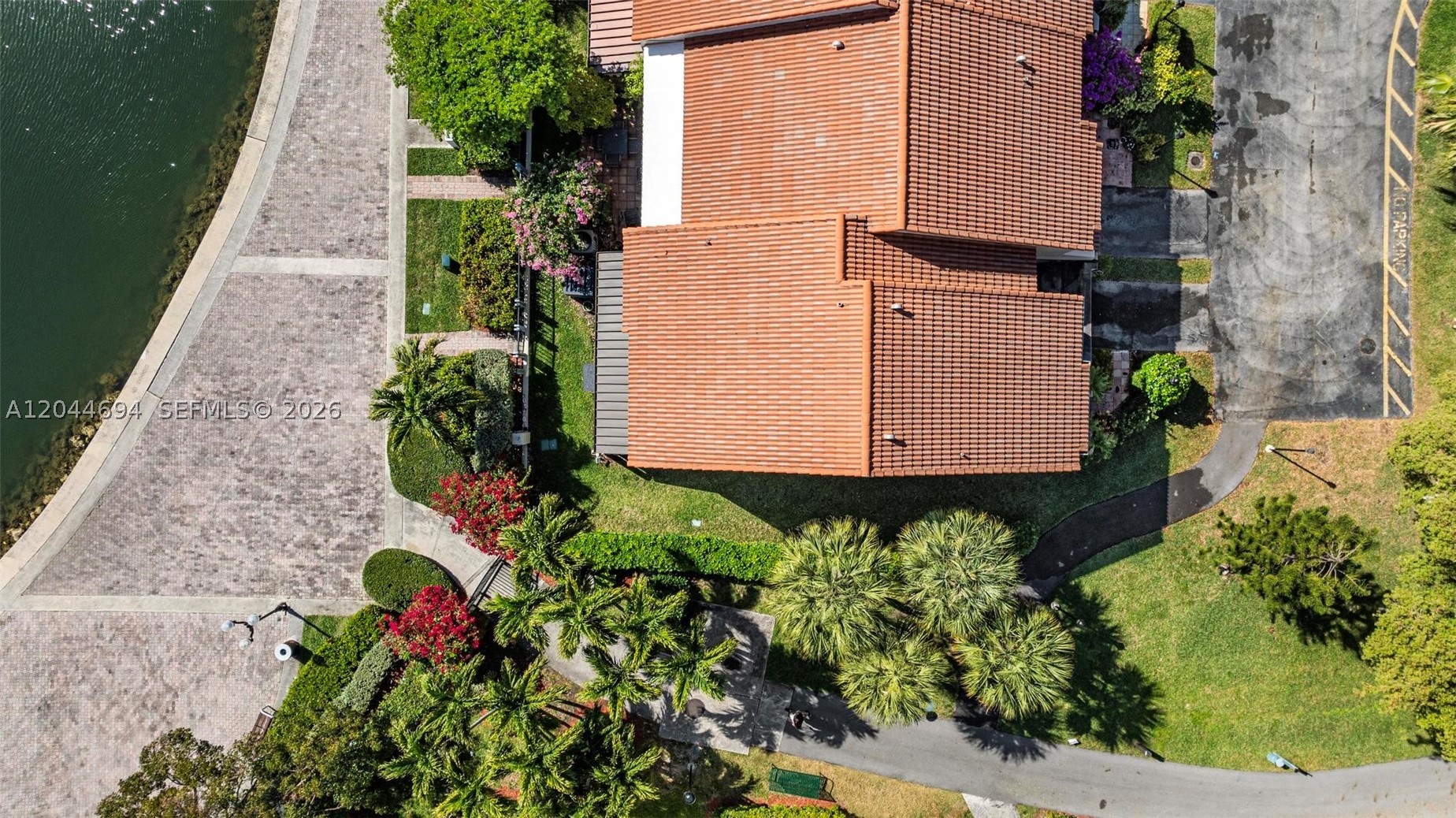 LA MIRAGE OF HARBOR VILG - Residential Lease