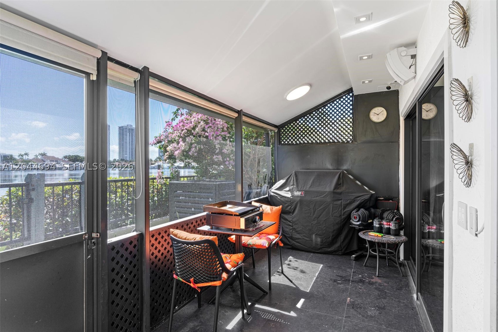 LA MIRAGE OF HARBOR VILG - Residential Lease
