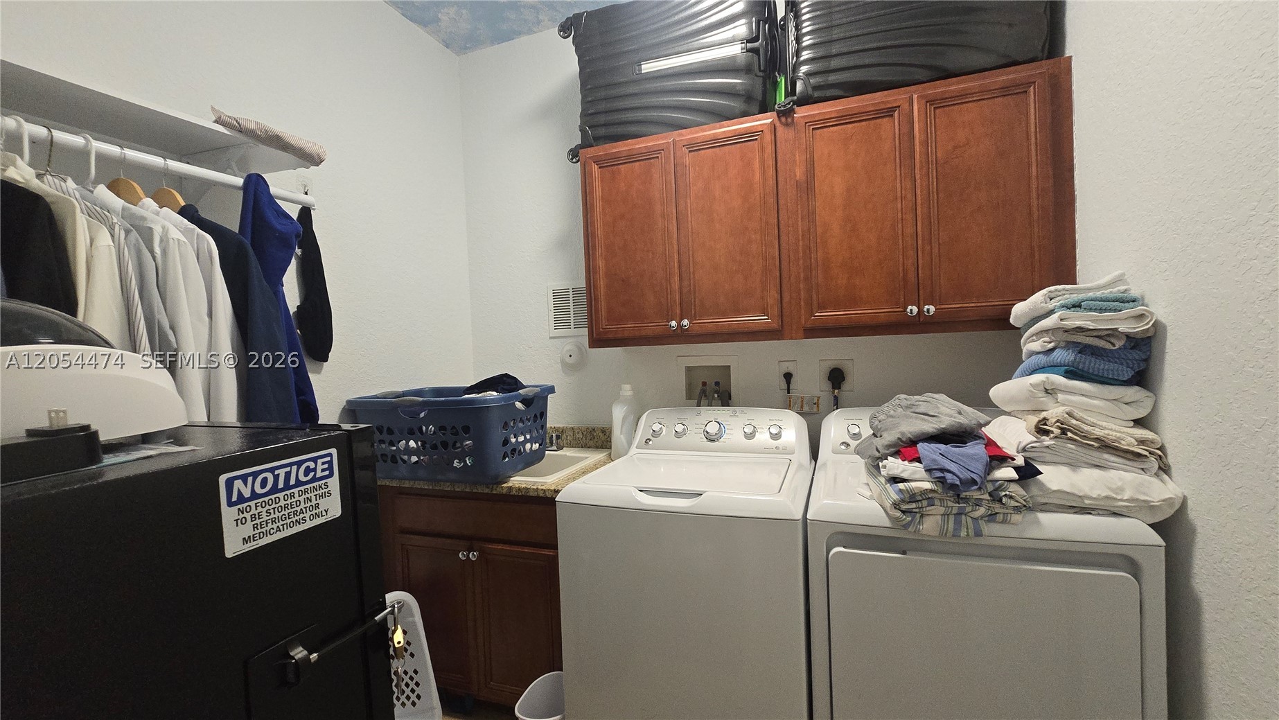 ISLES AT WESTON - Residential Lease