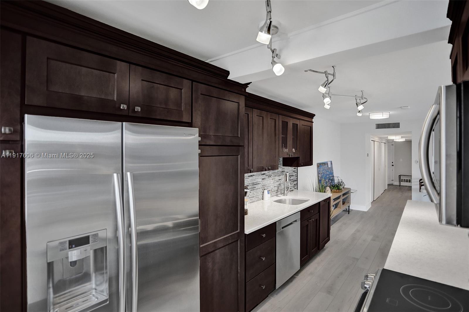 HILLSBORO ISLAND HOUSE CO - Residential