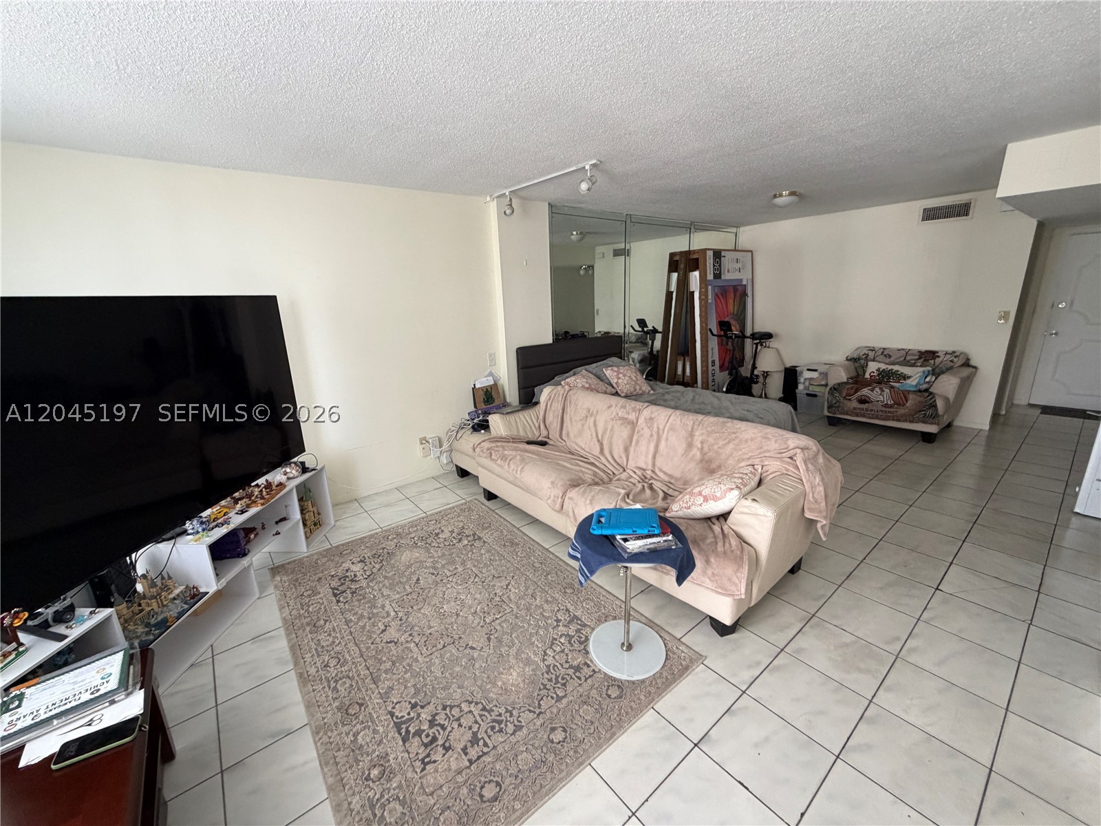 PLAZA TOWERS SOUTH CONDO - Residential Lease