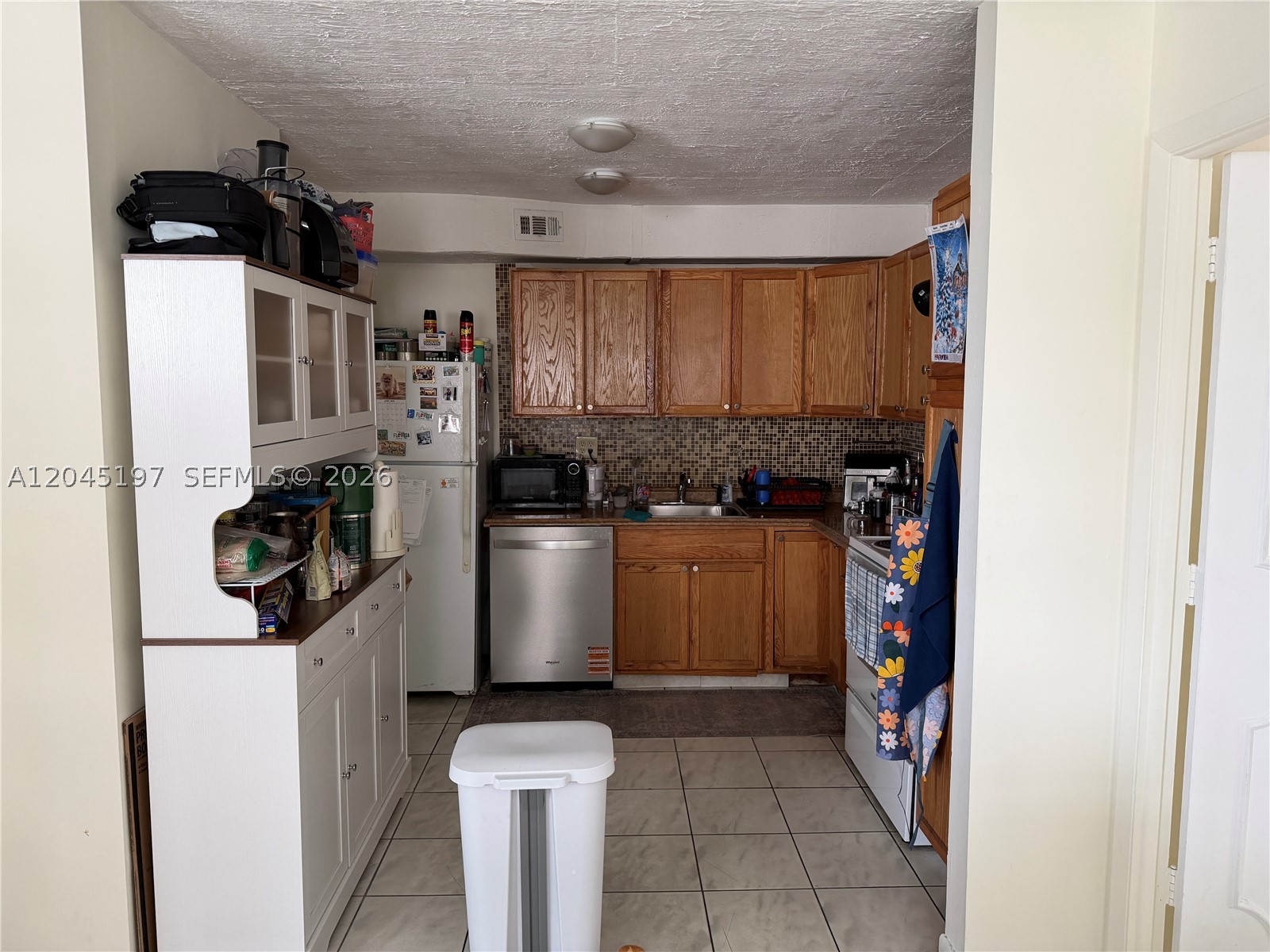 PLAZA TOWERS SOUTH CONDO - Residential Lease