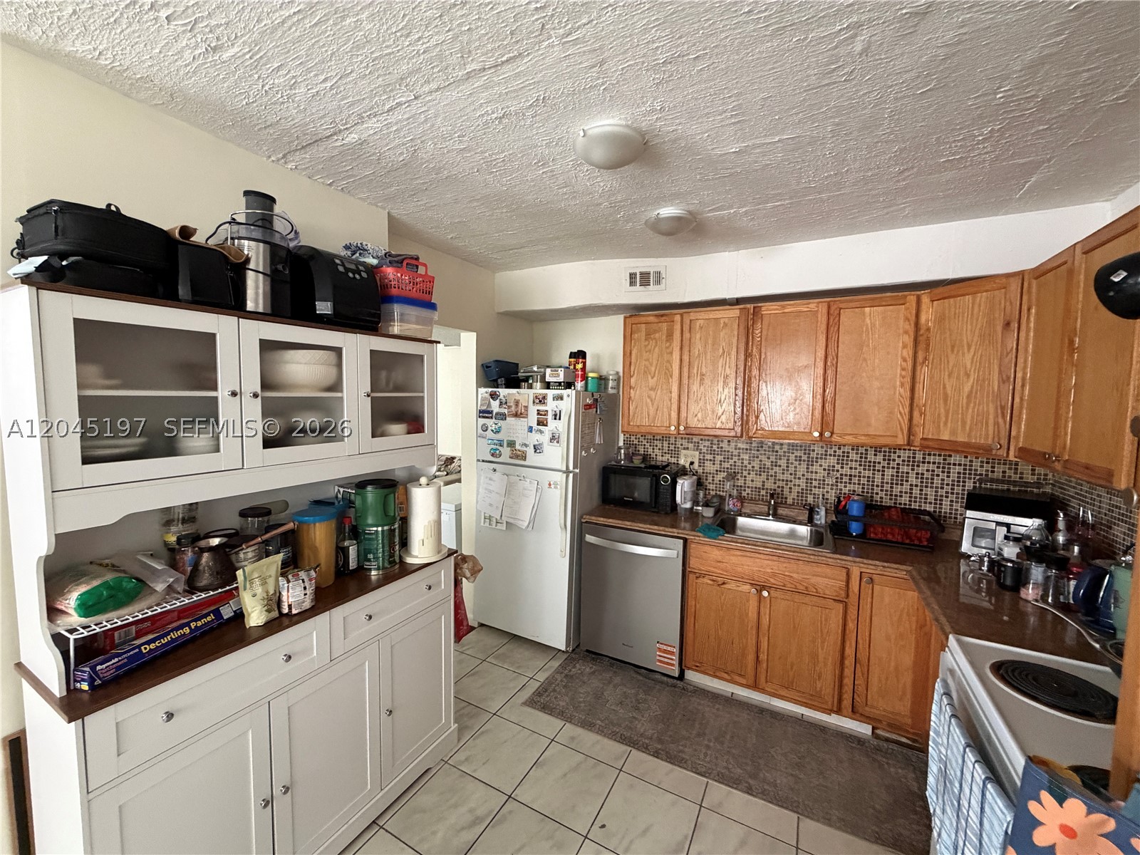 PLAZA TOWERS SOUTH CONDO - Residential Lease
