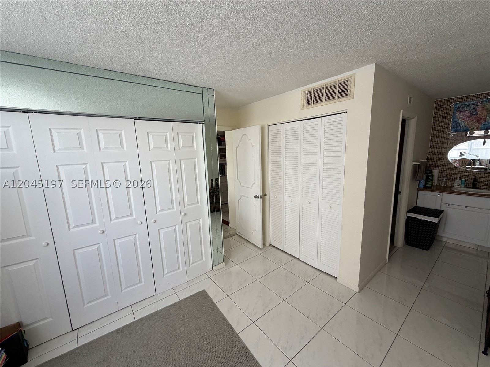 PLAZA TOWERS SOUTH CONDO - Residential Lease