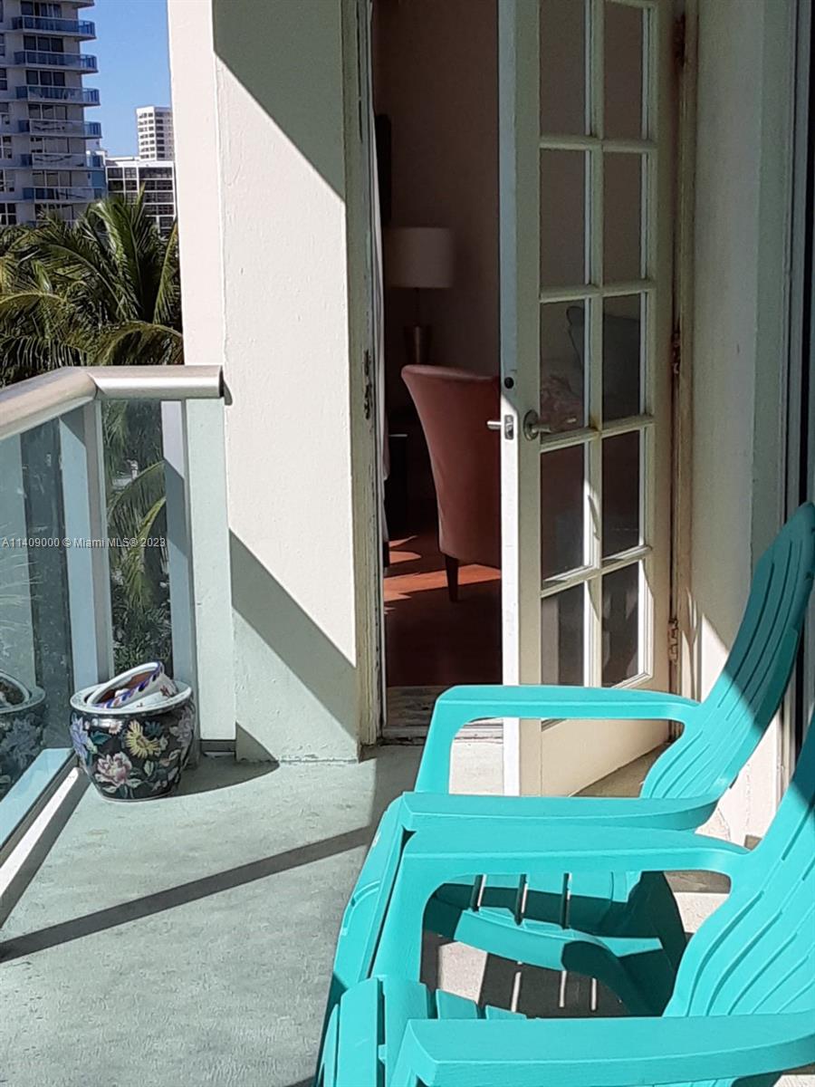 TIDES ON HOLLYWOOD BEACH - Residential