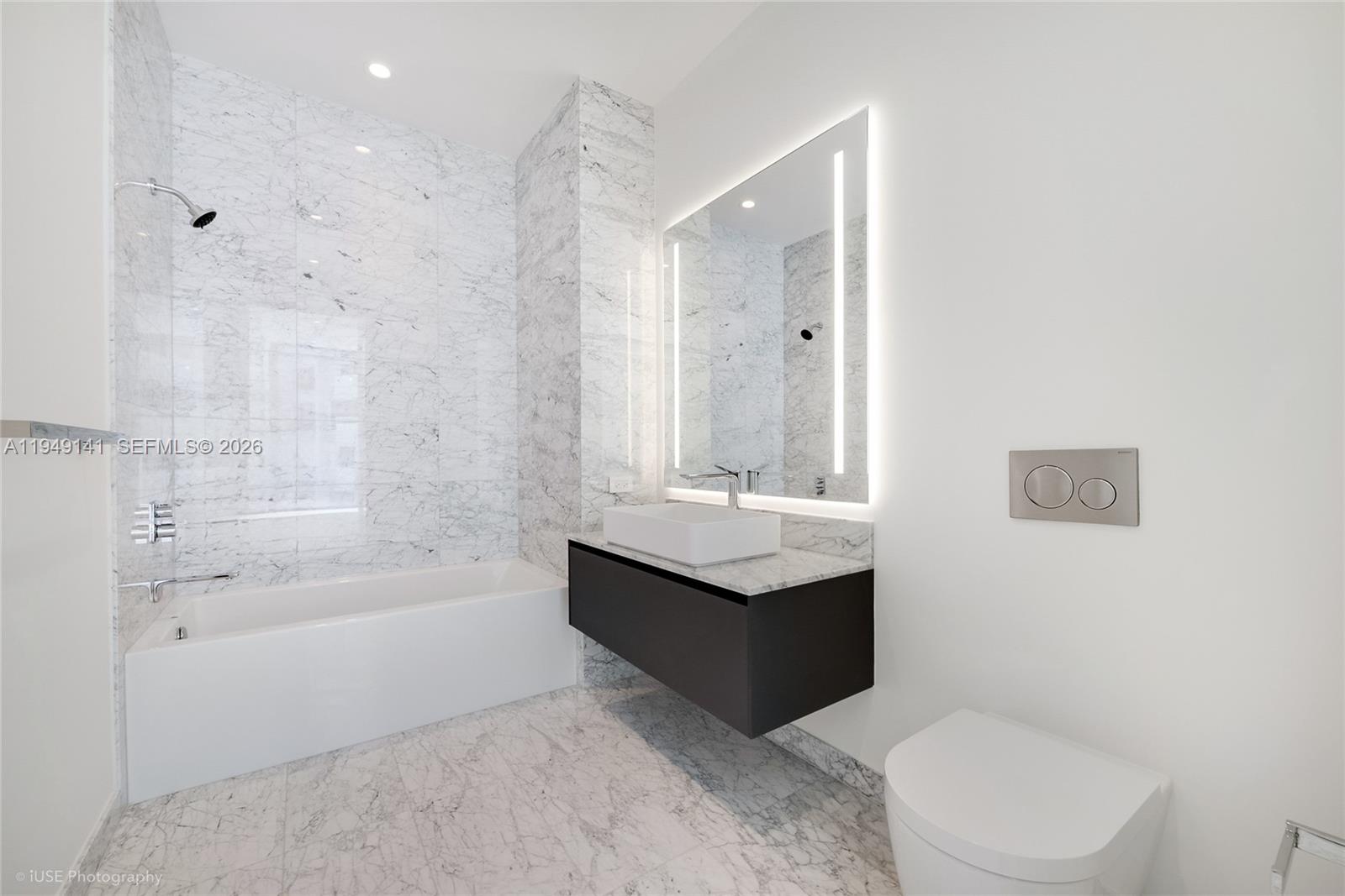 GROVE ISLE - Residential