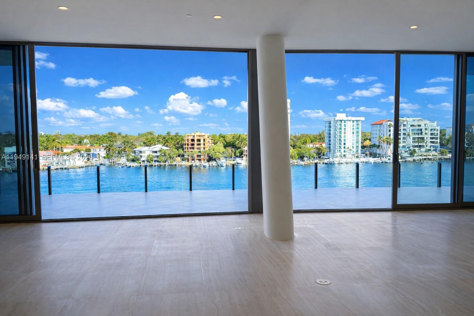 GROVE ISLE - Residential