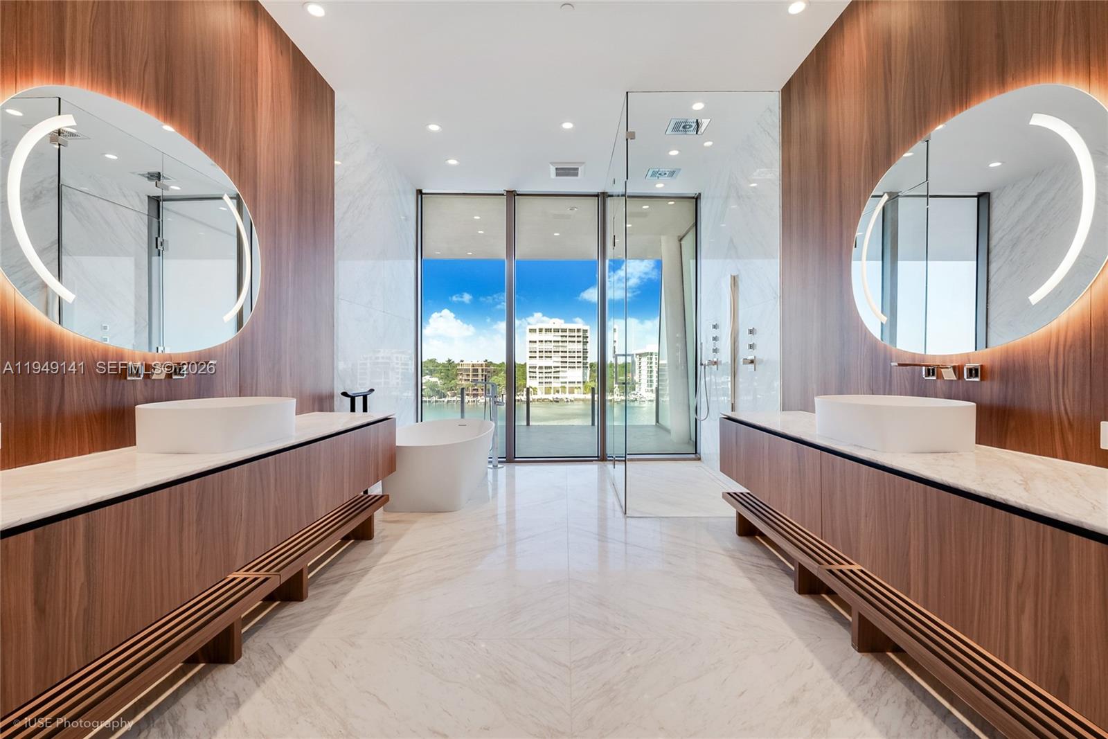 GROVE ISLE - Residential
