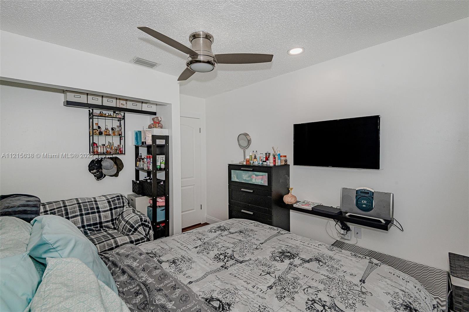 WELLEBY UNIT 2 - Residential