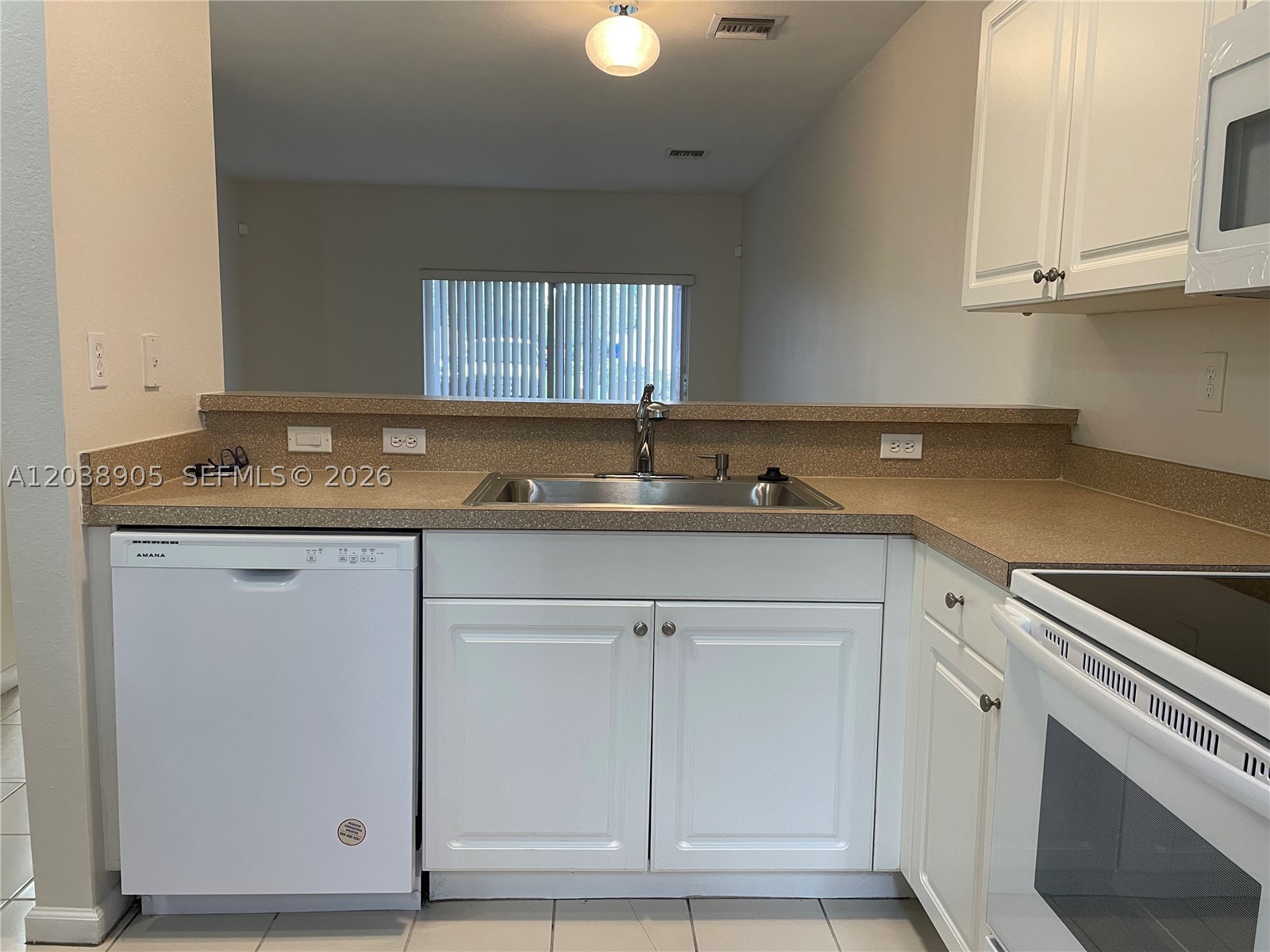 SOLABELLA CONDO - Residential