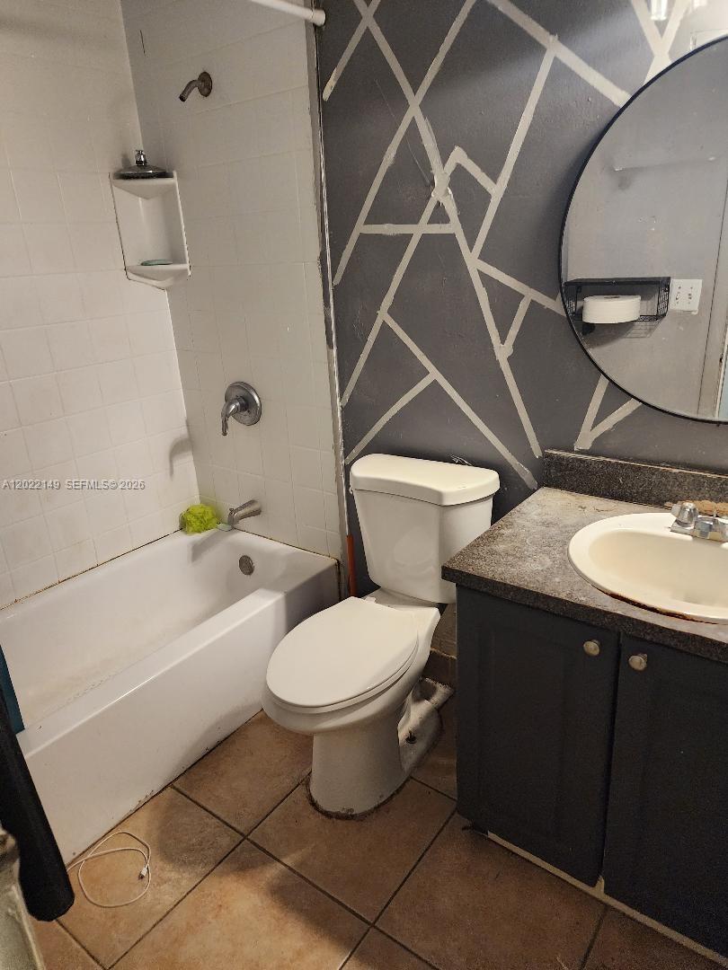 DEERFIELD PALMS CONDO - Residential