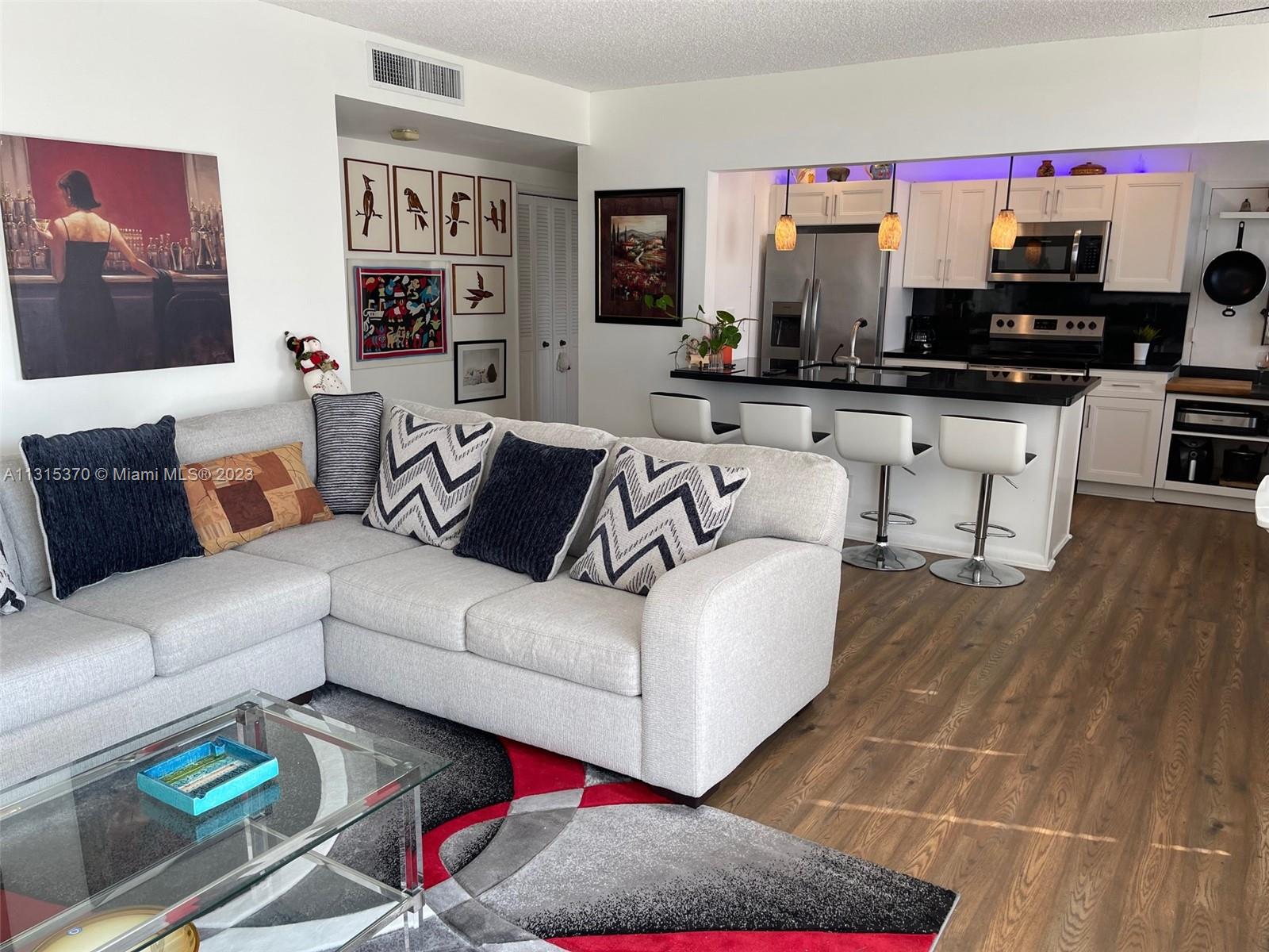 HILLCREST EAST NO 23 COND - Residential