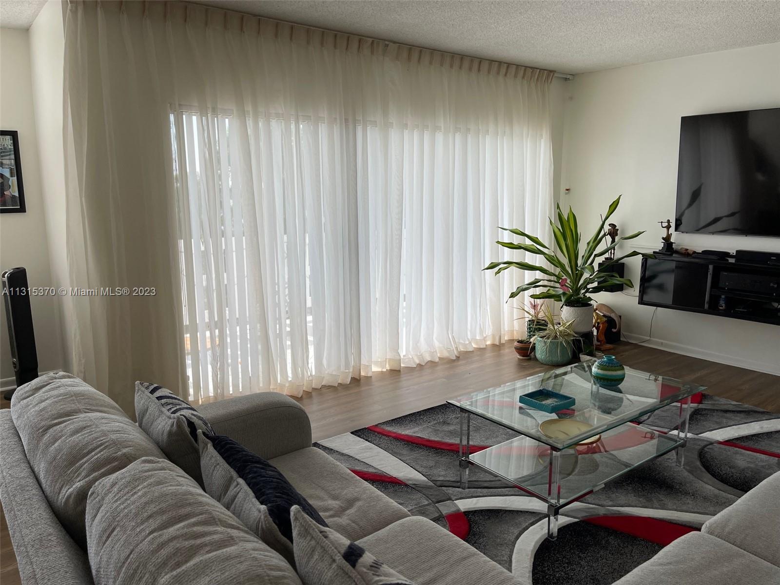 HILLCREST EAST NO 23 COND - Residential