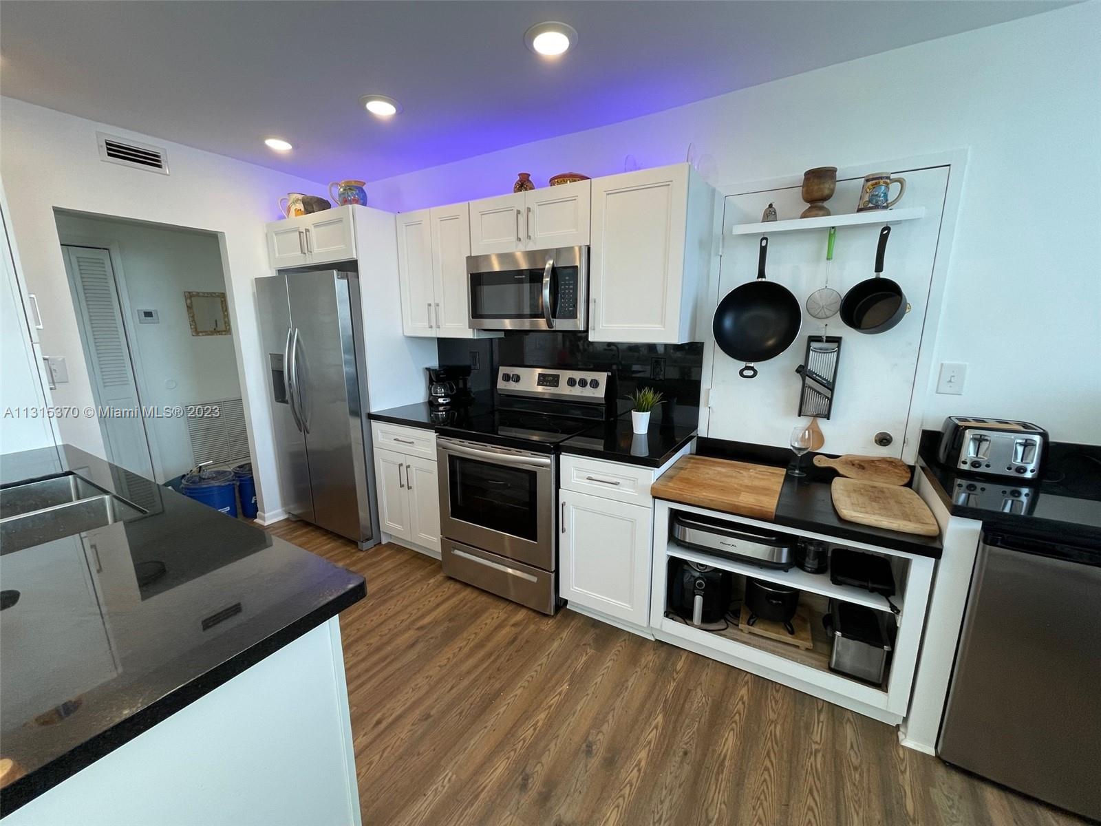 HILLCREST EAST NO 23 COND - Residential