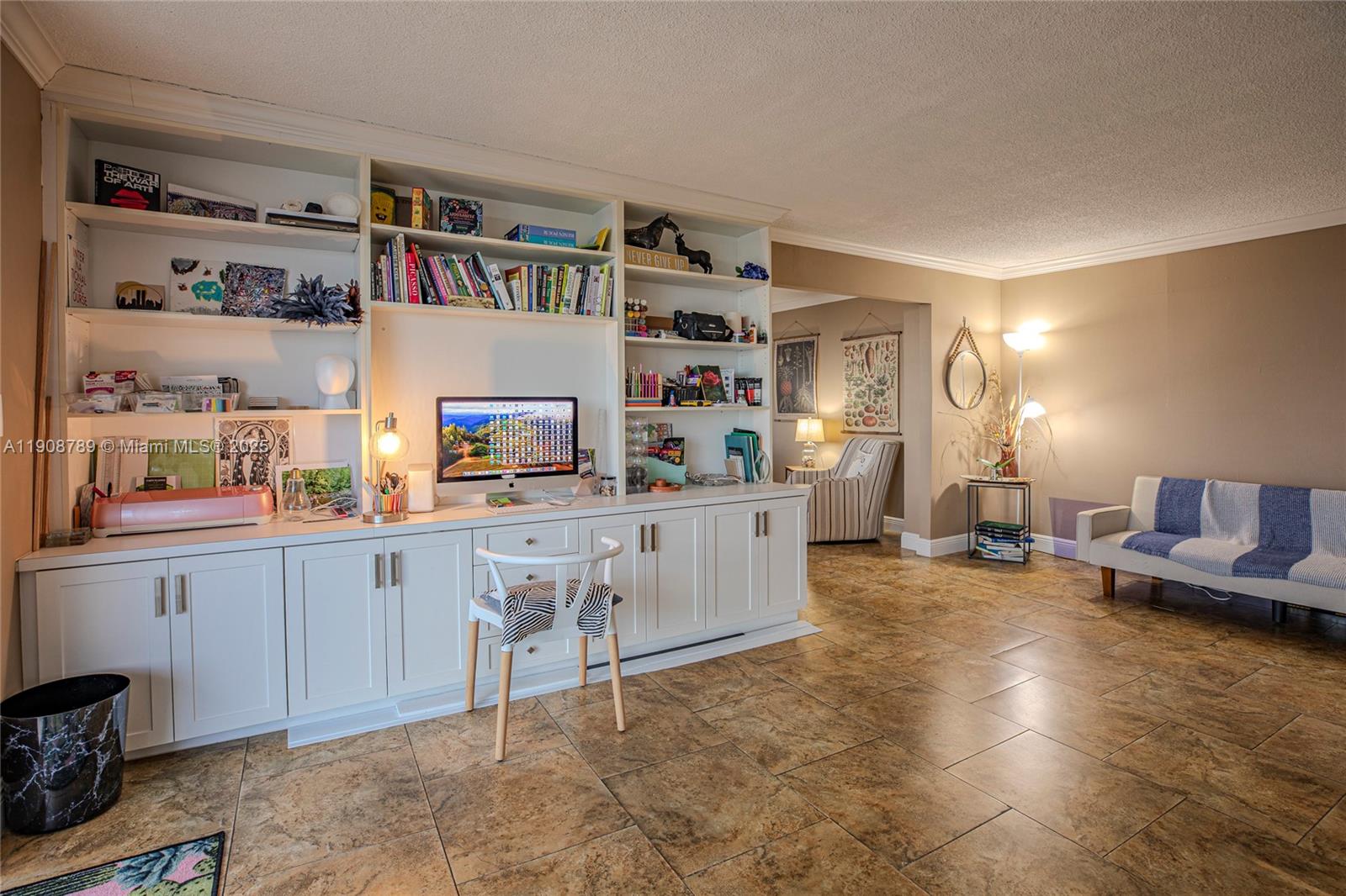GOLDEN HORN CONDO - Residential