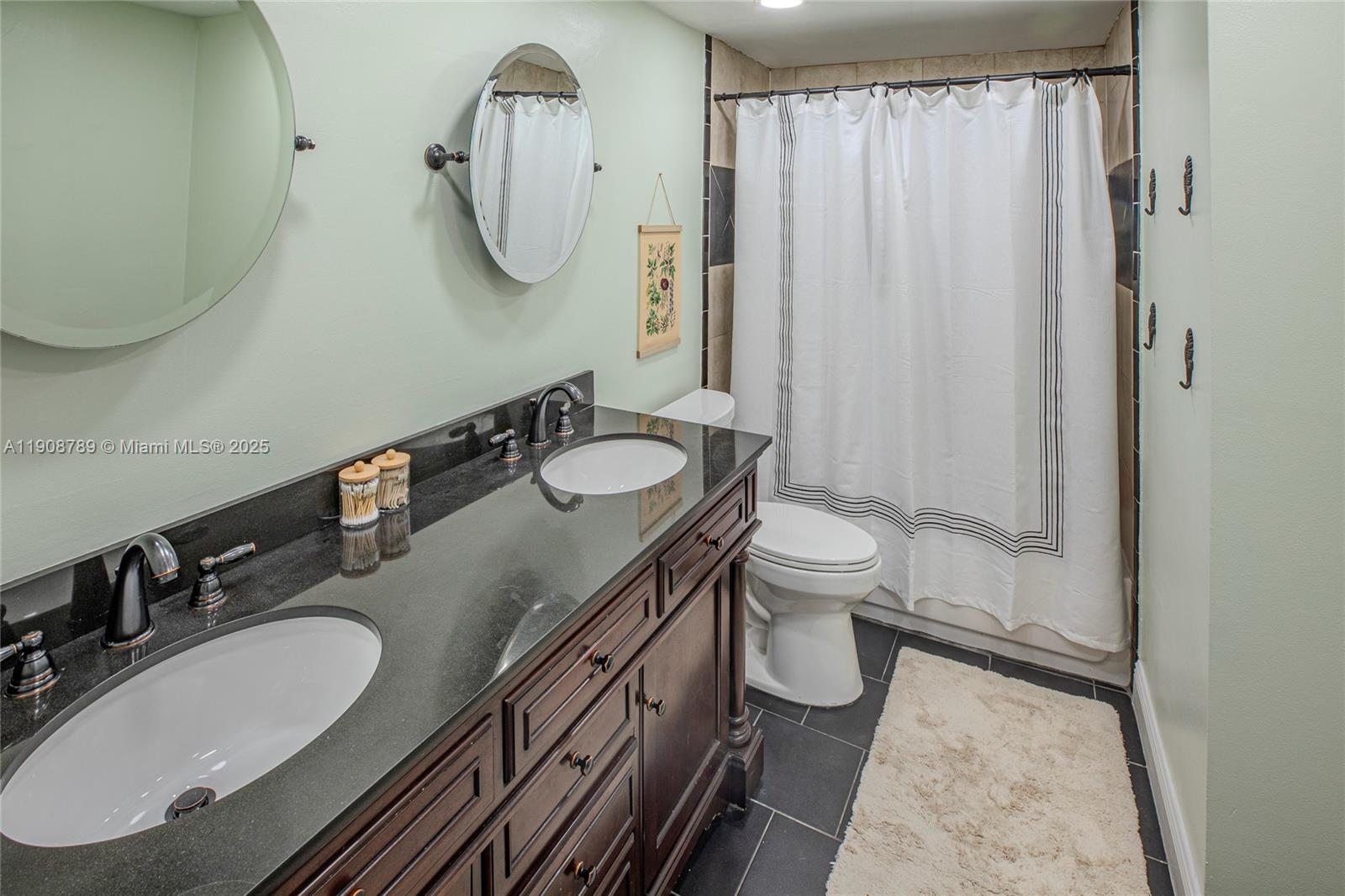 GOLDEN HORN CONDO - Residential