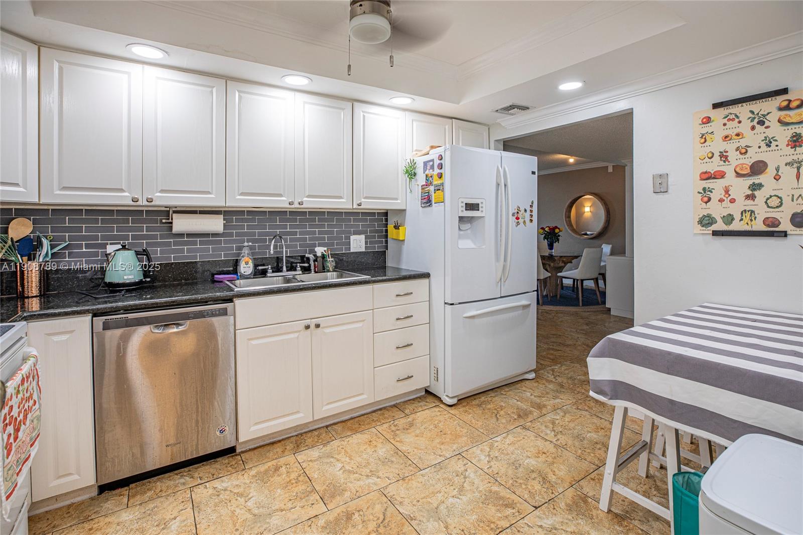 GOLDEN HORN CONDO - Residential