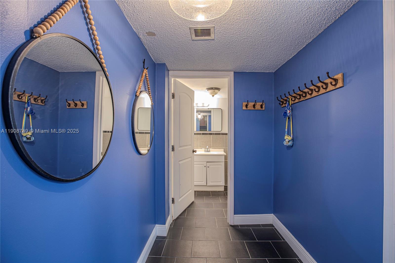 GOLDEN HORN CONDO - Residential