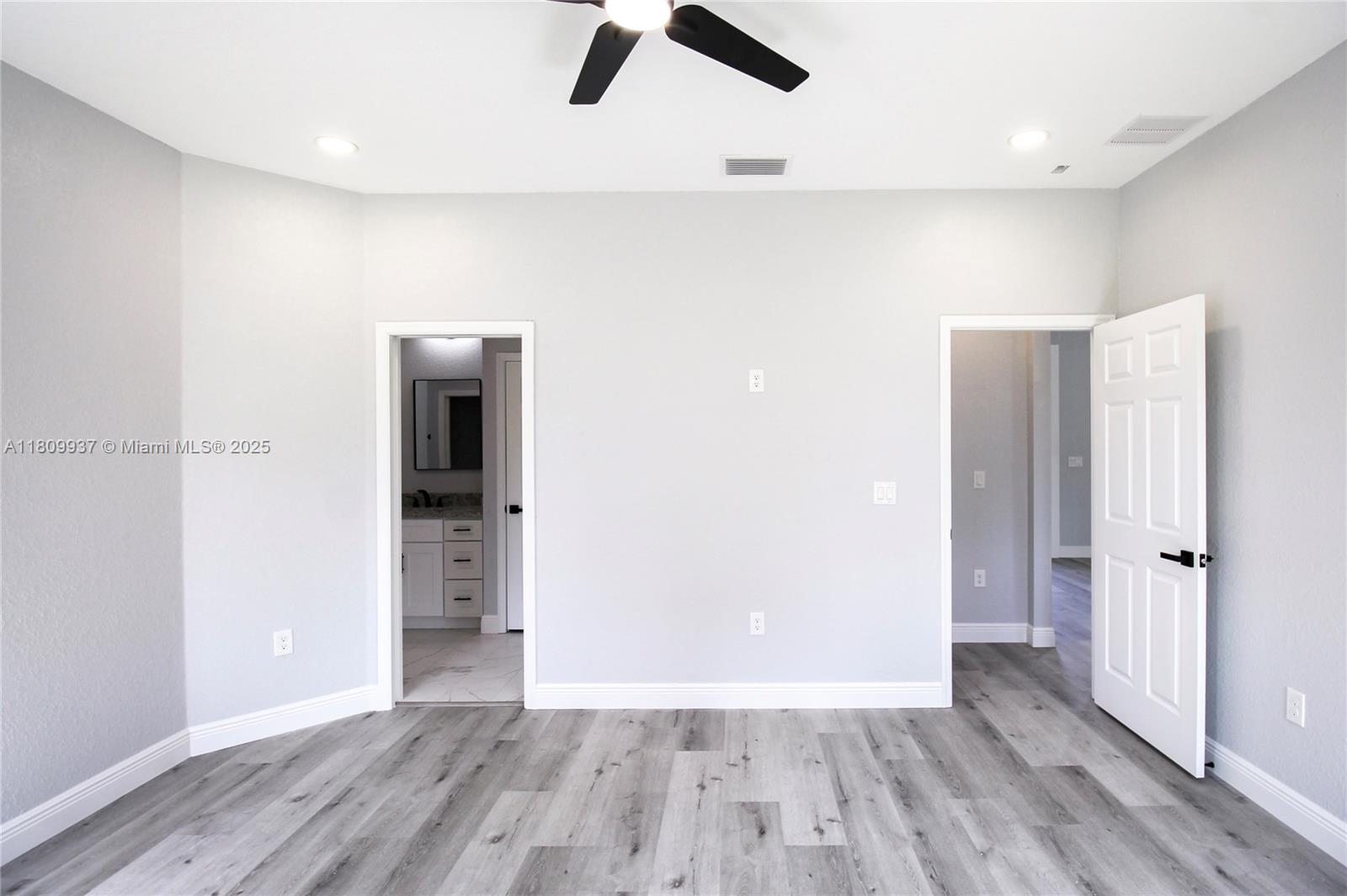 LAKE HAVEN EST - Residential