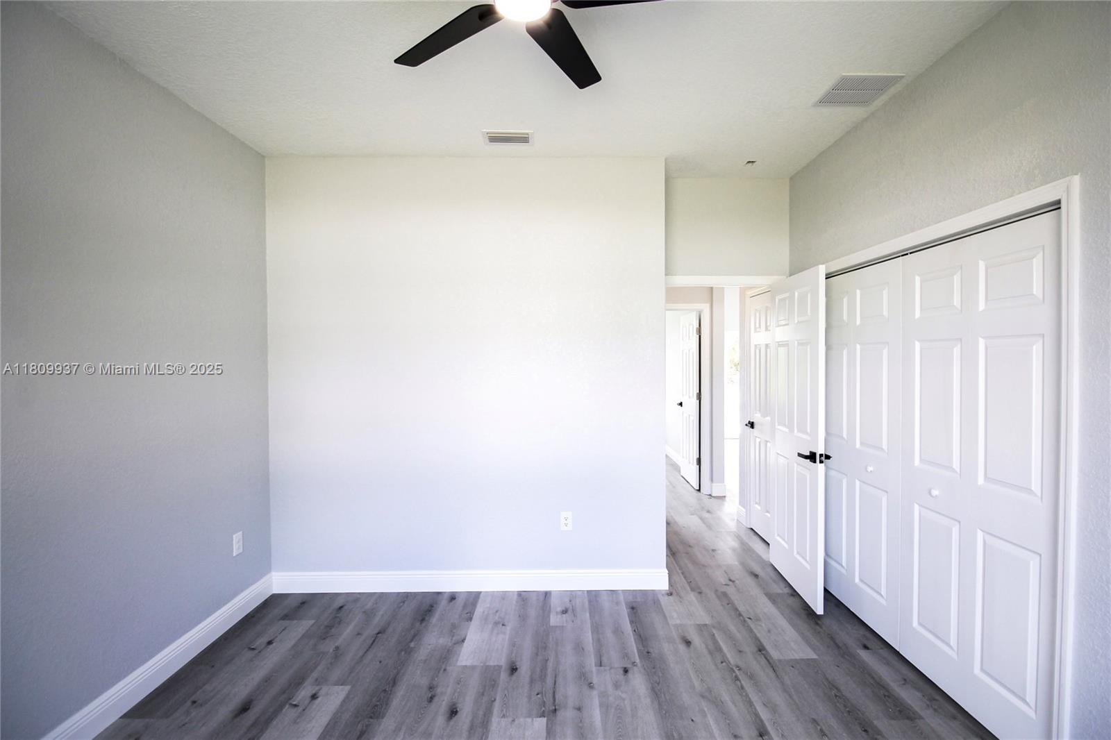 LAKE HAVEN EST - Residential