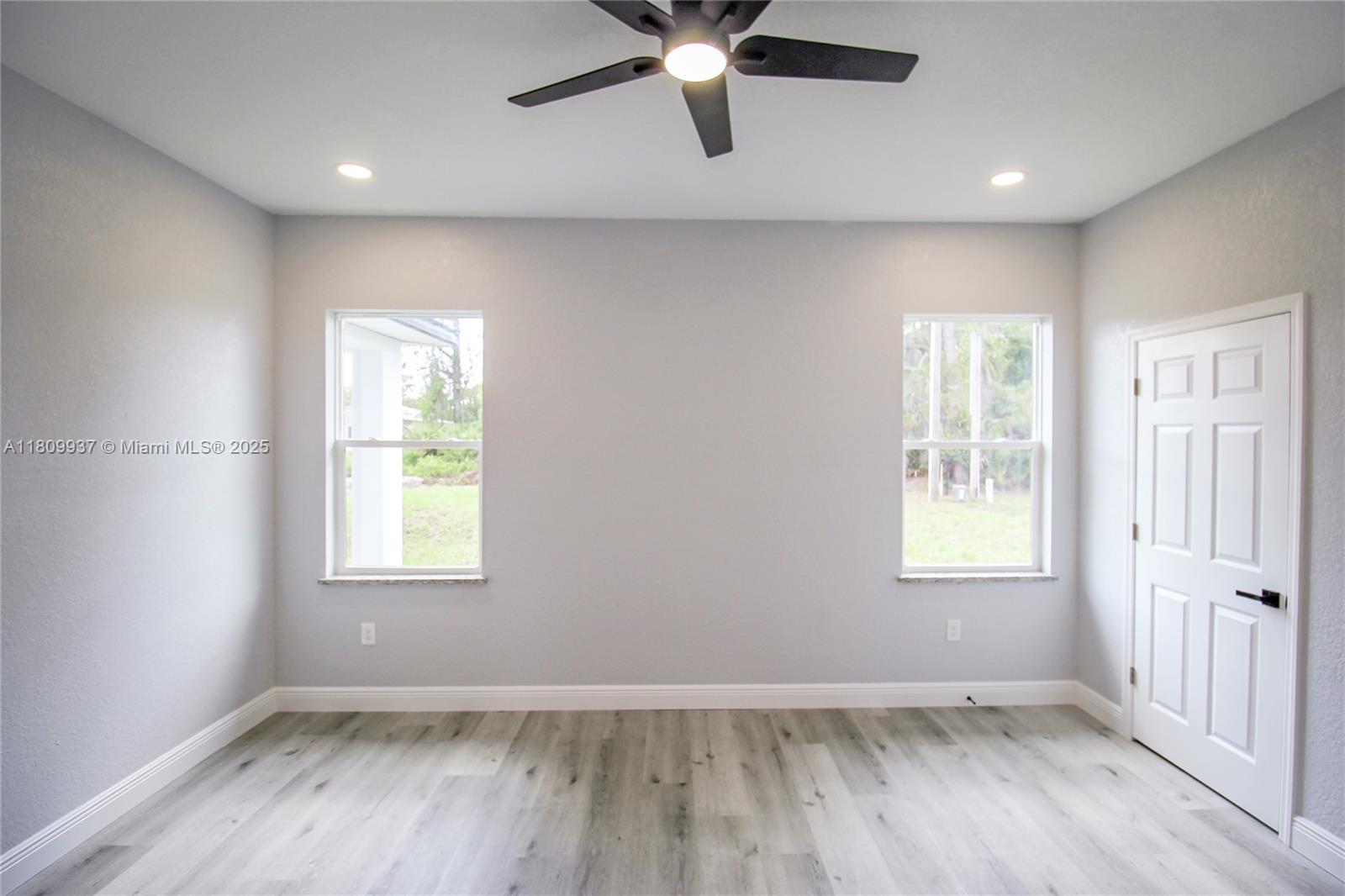 LAKE HAVEN EST - Residential