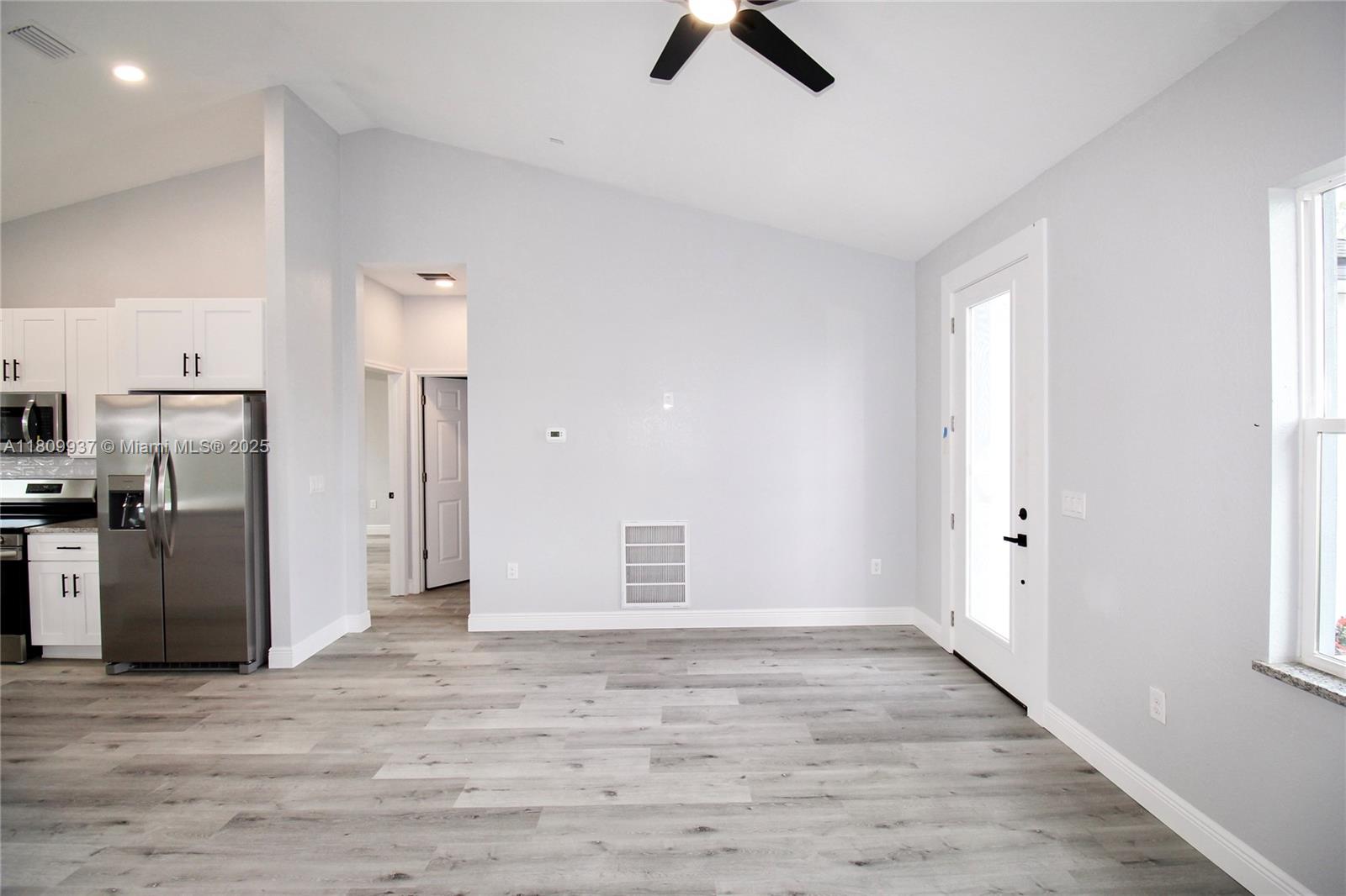 LAKE HAVEN EST - Residential