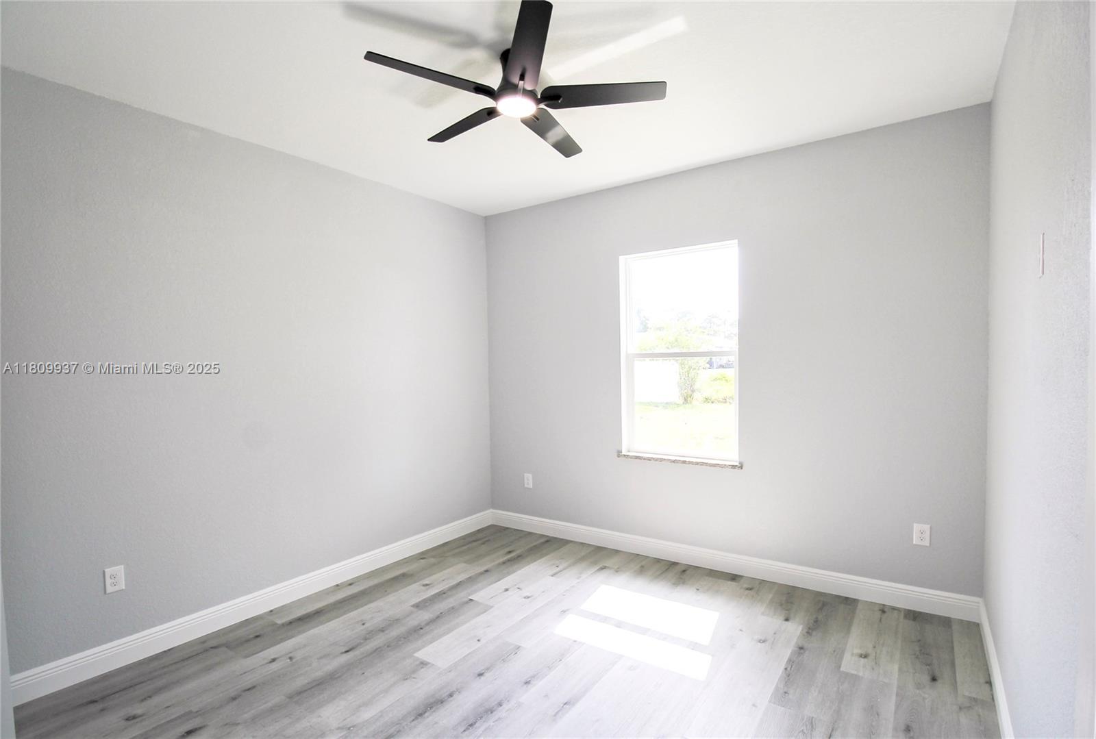 LAKE HAVEN EST - Residential