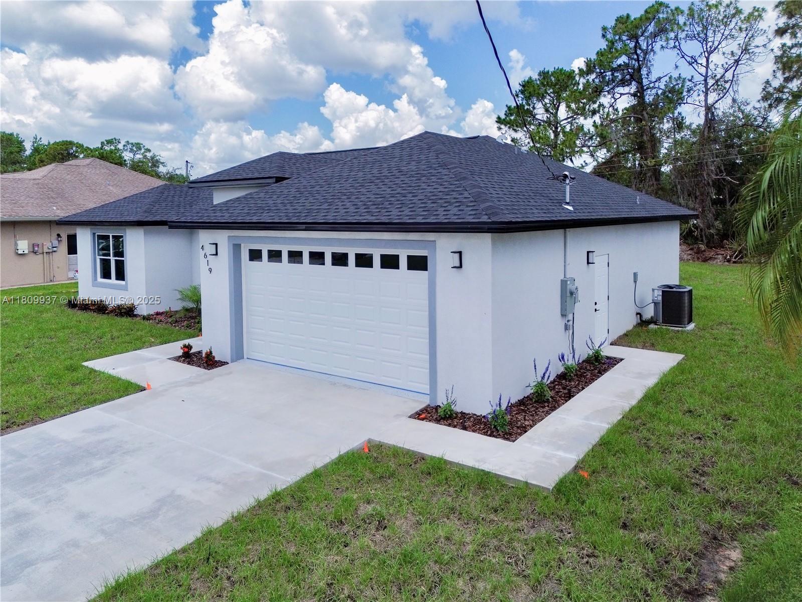 LAKE HAVEN EST - Residential