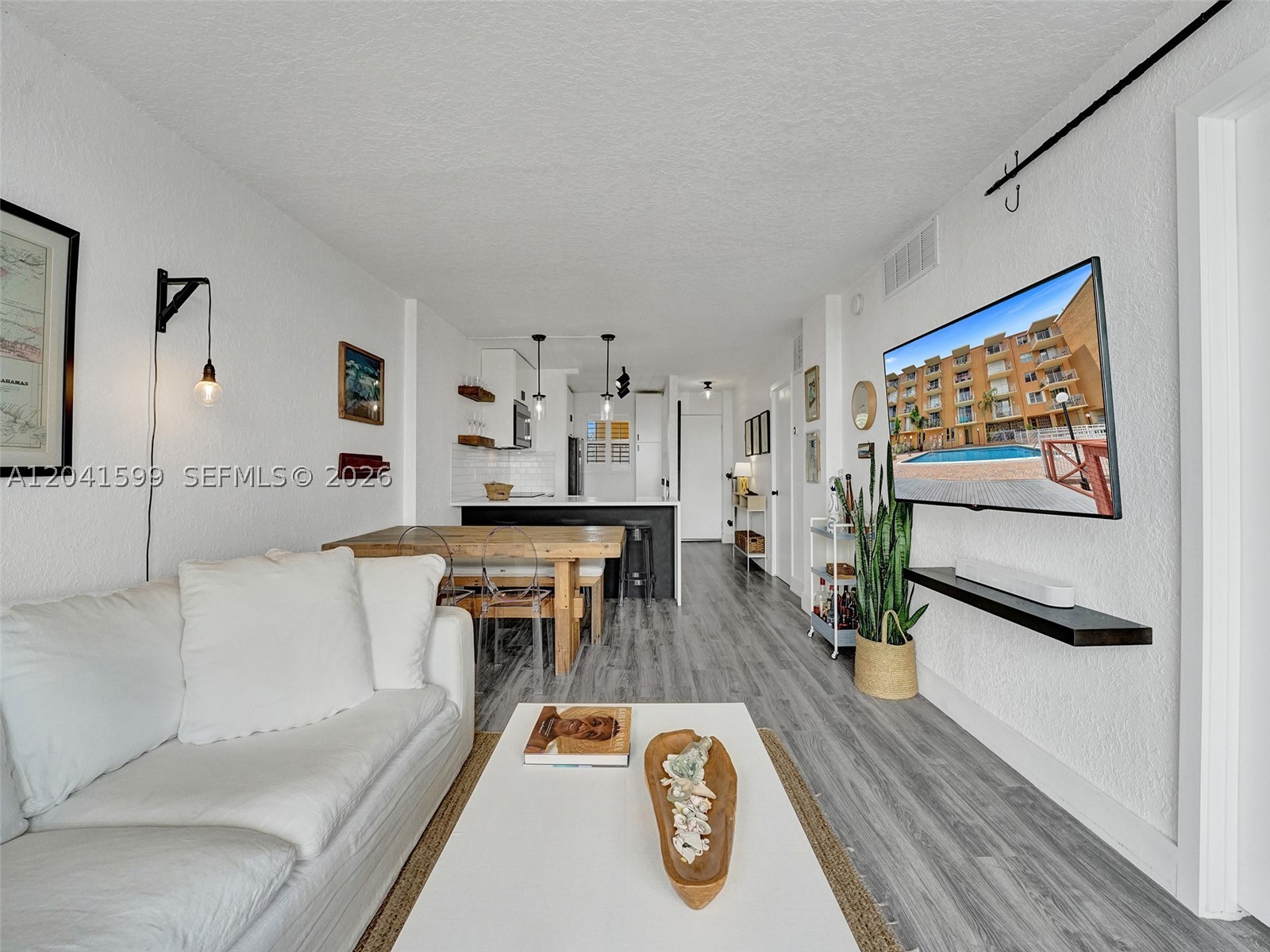 CROMWELL EAST CONDO - Residential