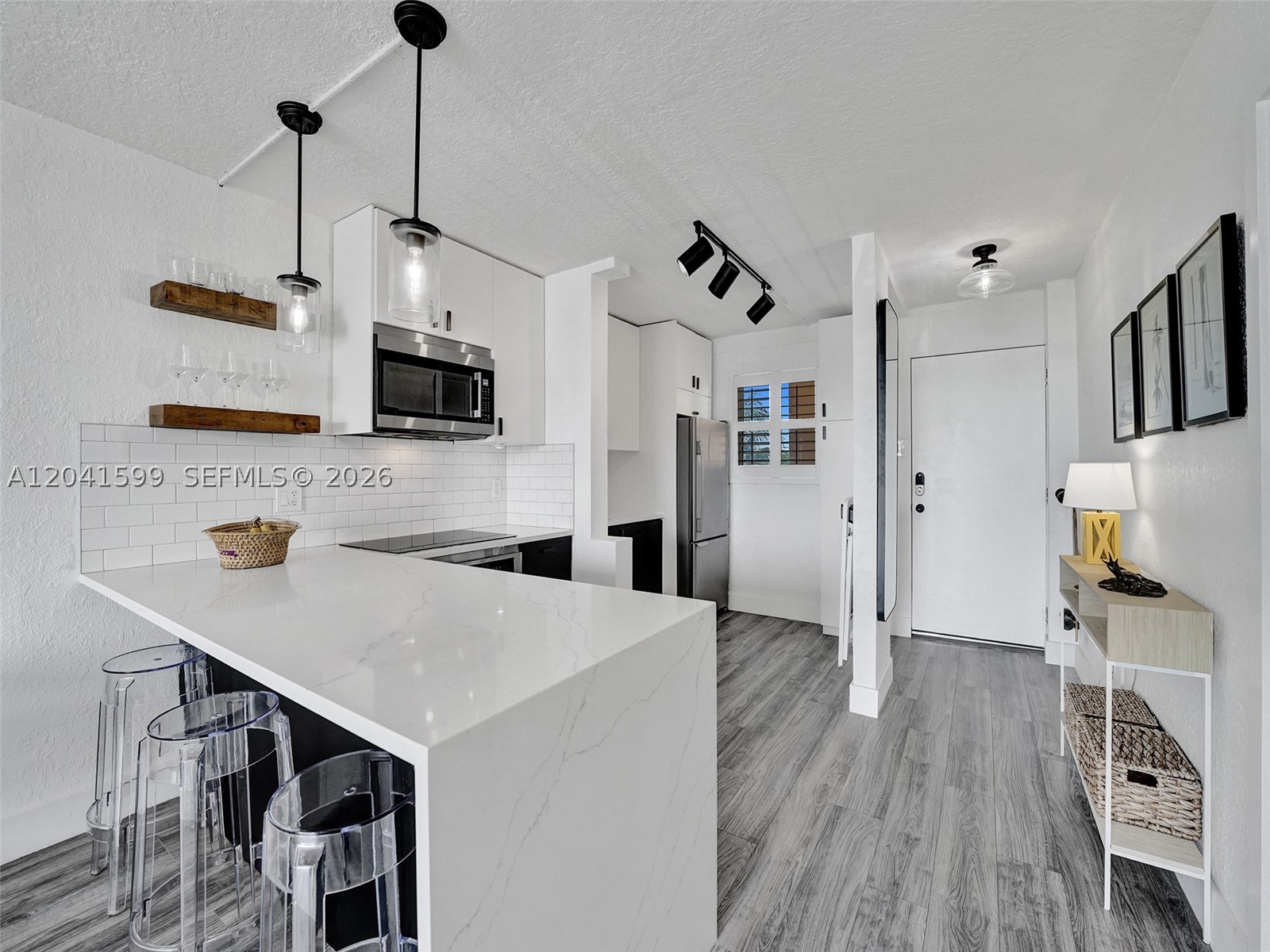 CROMWELL EAST CONDO - Residential