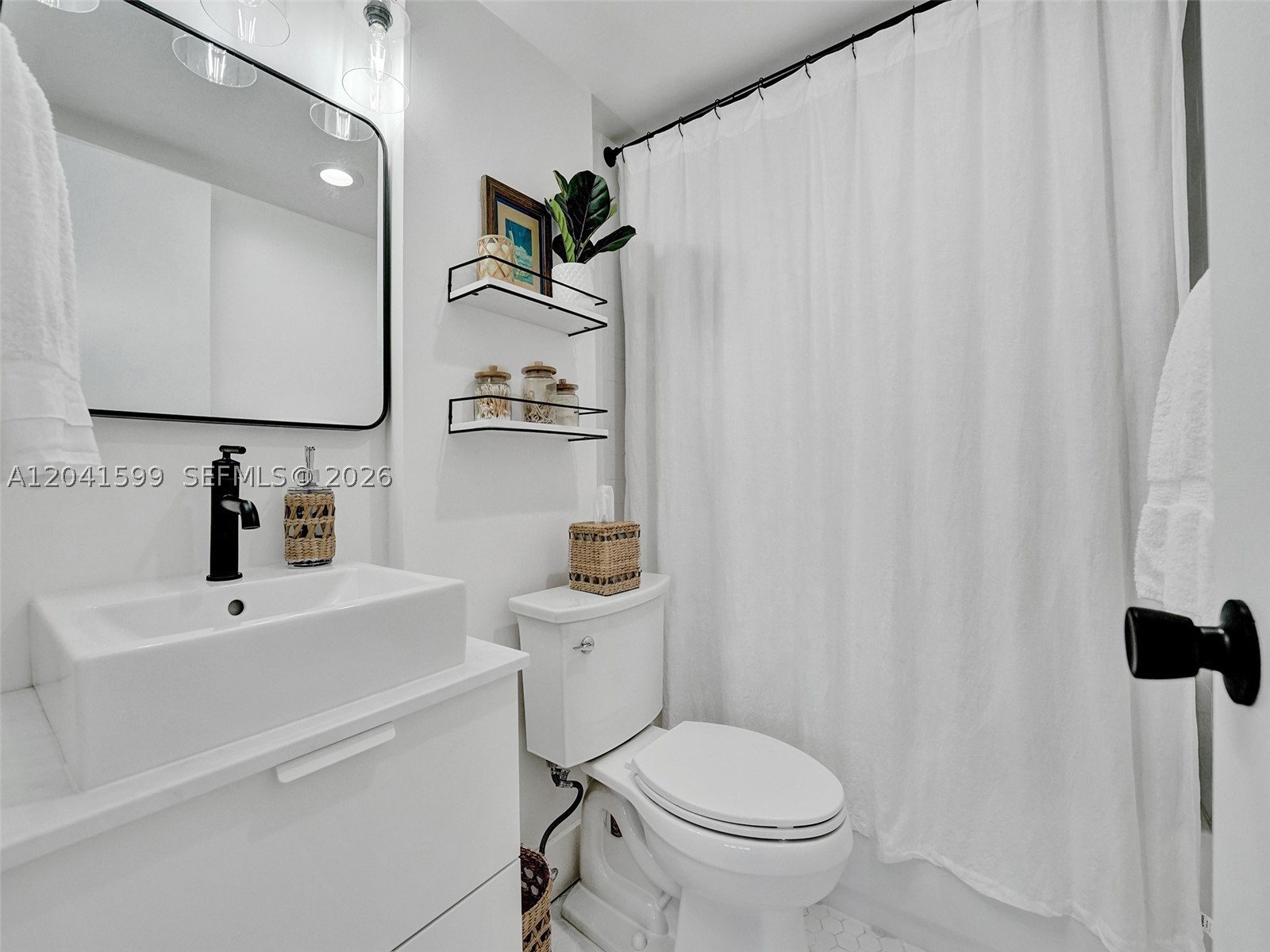 CROMWELL EAST CONDO - Residential