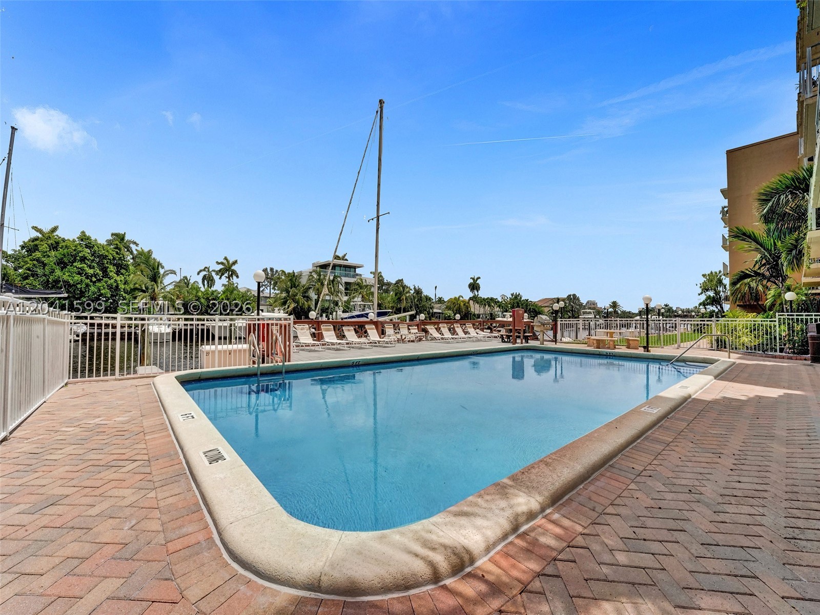 CROMWELL EAST CONDO - Residential