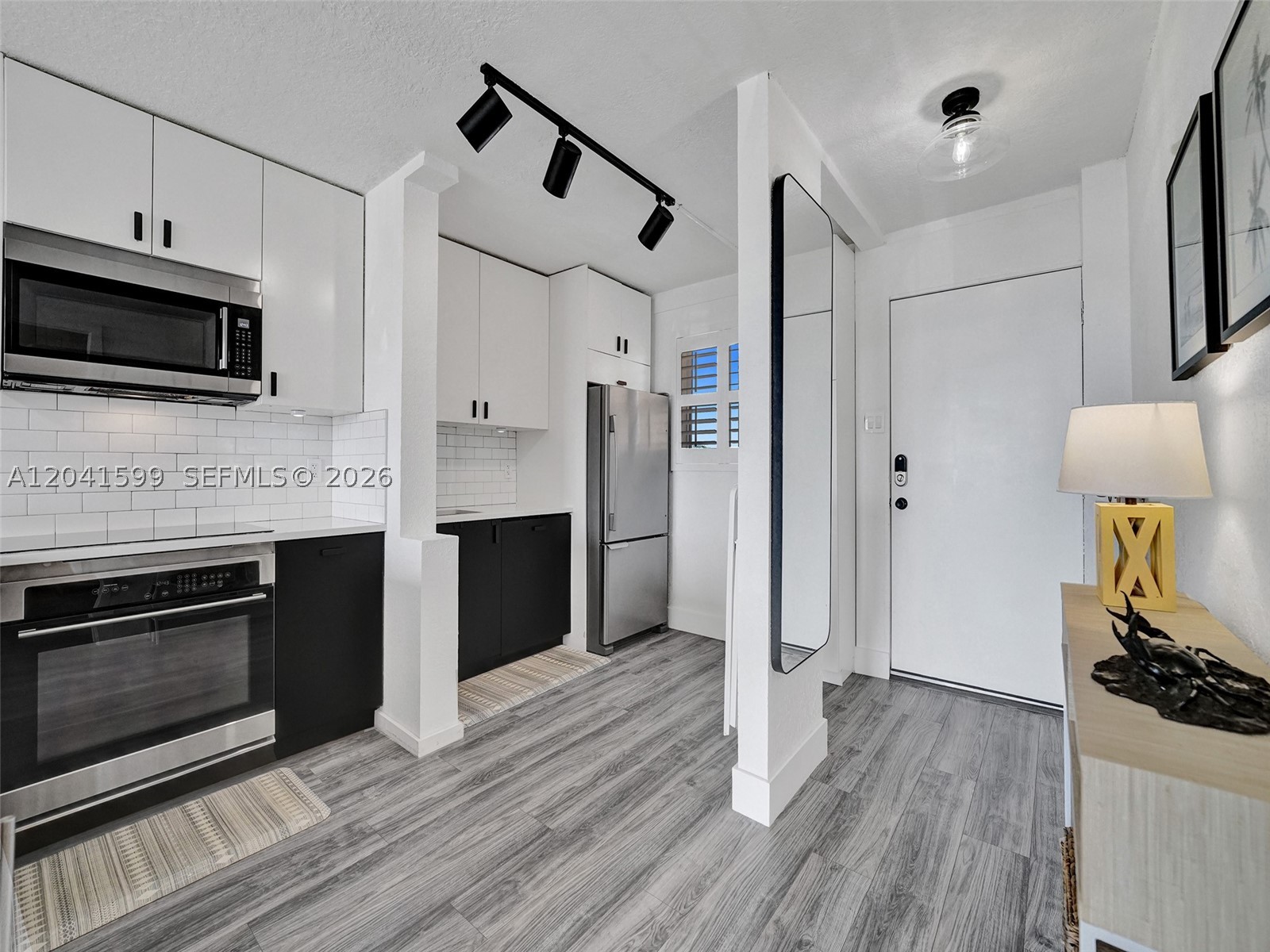 CROMWELL EAST CONDO - Residential