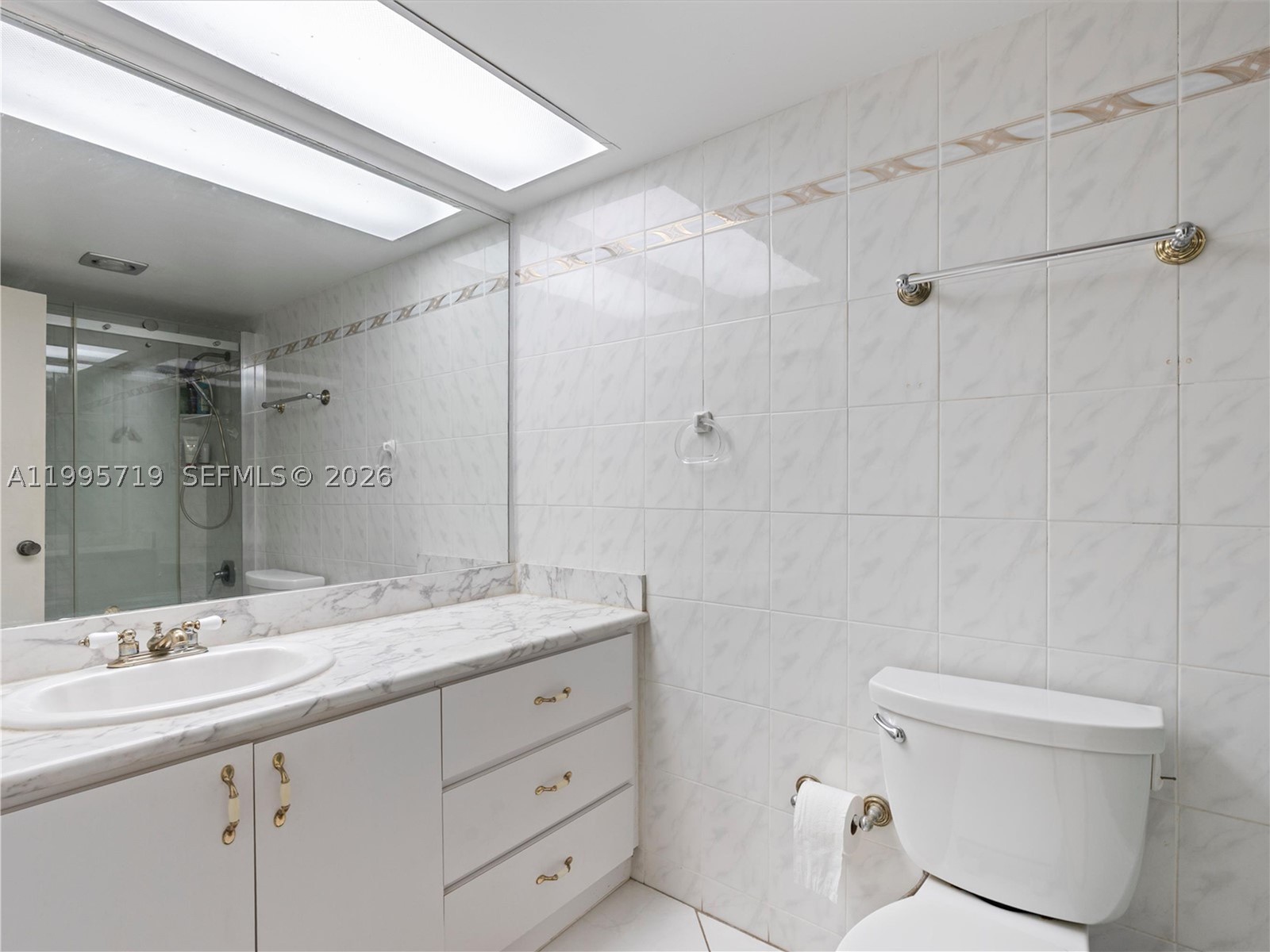 WINSTON TOWER 300 CONDO - Residential