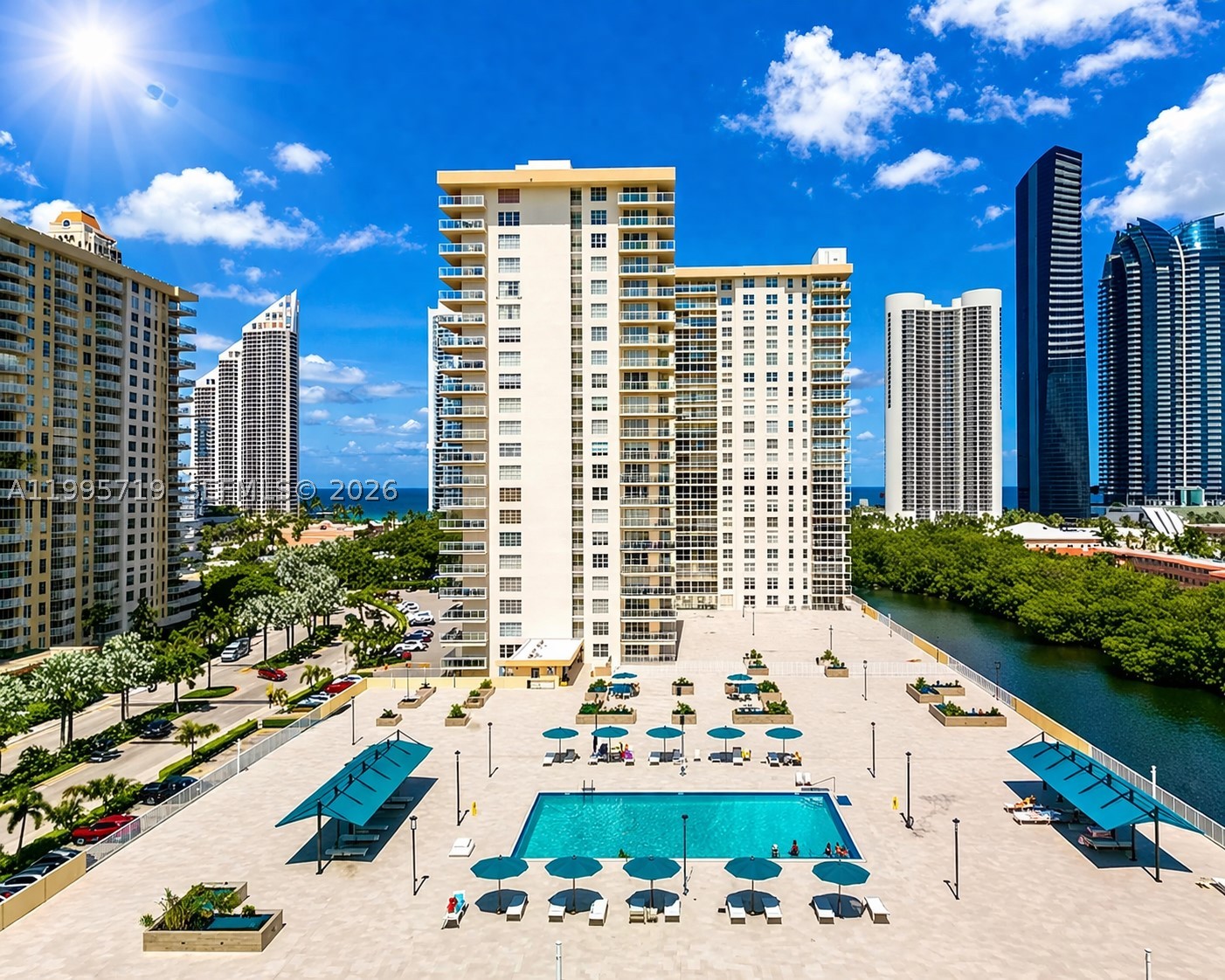 WINSTON TOWER 300 CONDO - Residential