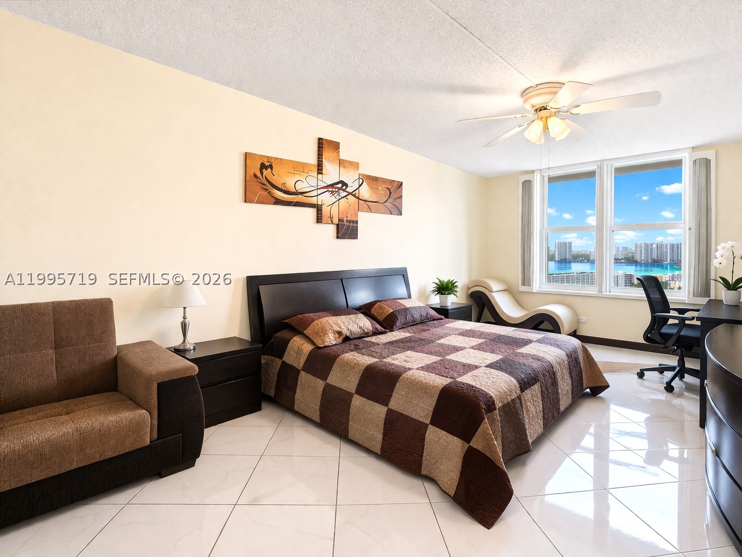WINSTON TOWER 300 CONDO - Residential