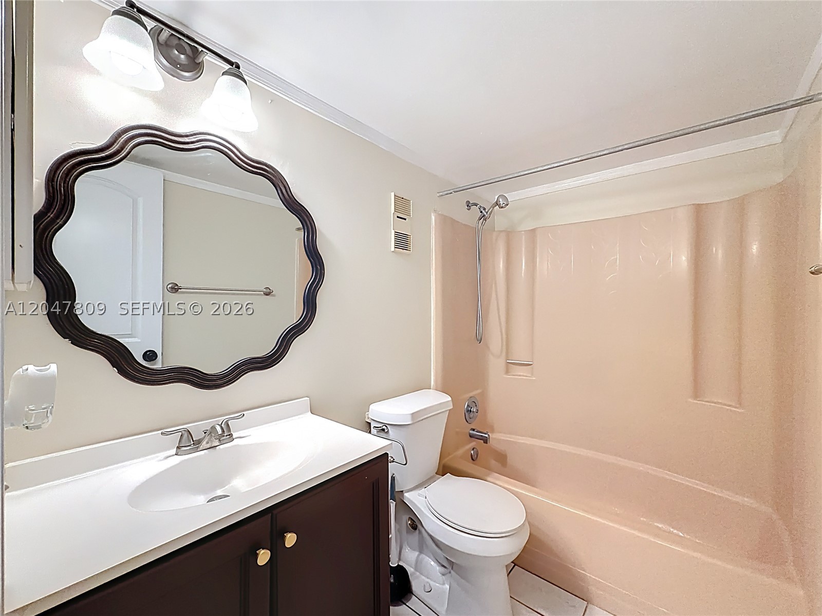 LAKESHORE AT UNIVERSITY P - Residential Lease