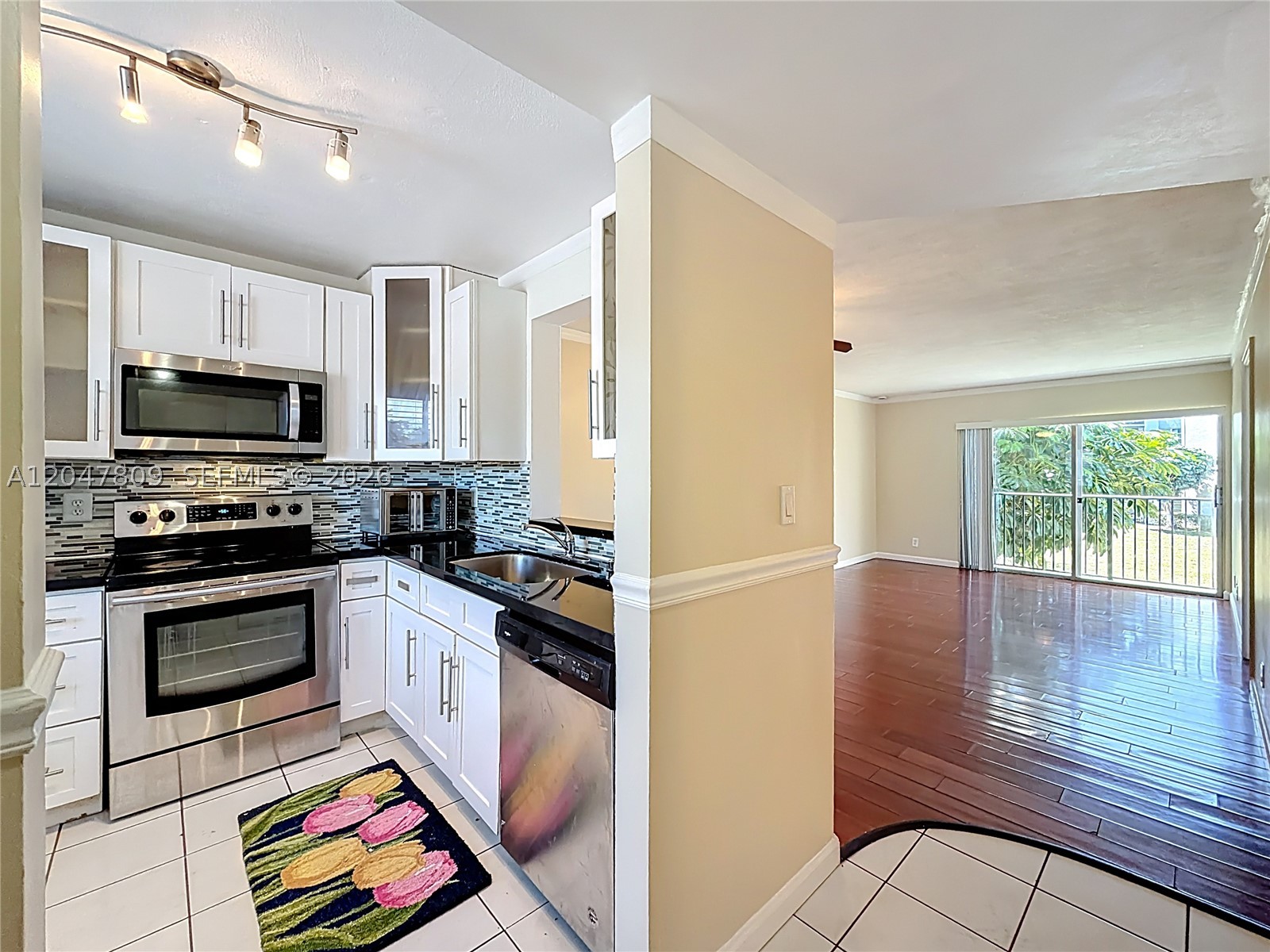 LAKESHORE AT UNIVERSITY P - Residential Lease