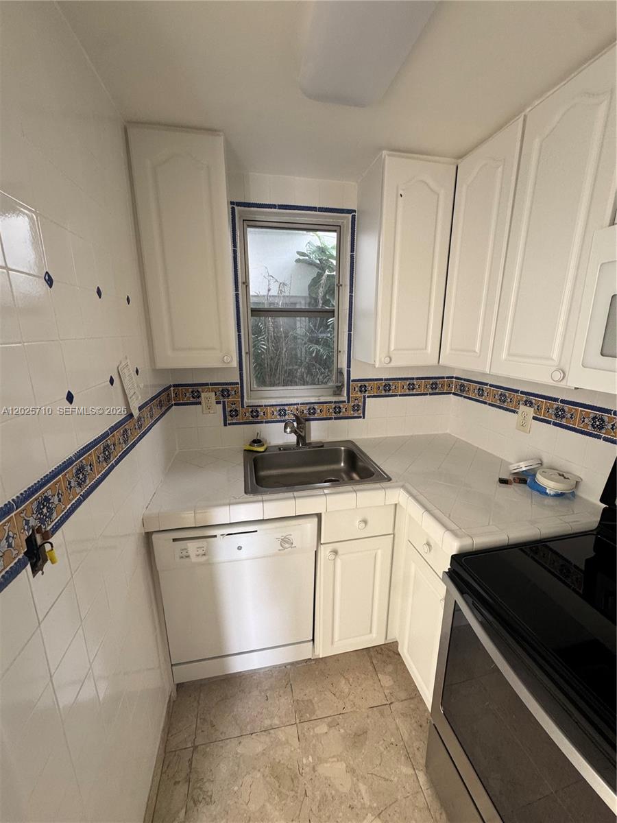 HARBOUR BAY CONDO - Residential Lease