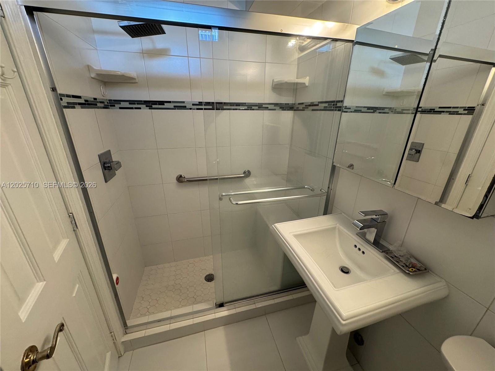 HARBOUR BAY CONDO - Residential Lease
