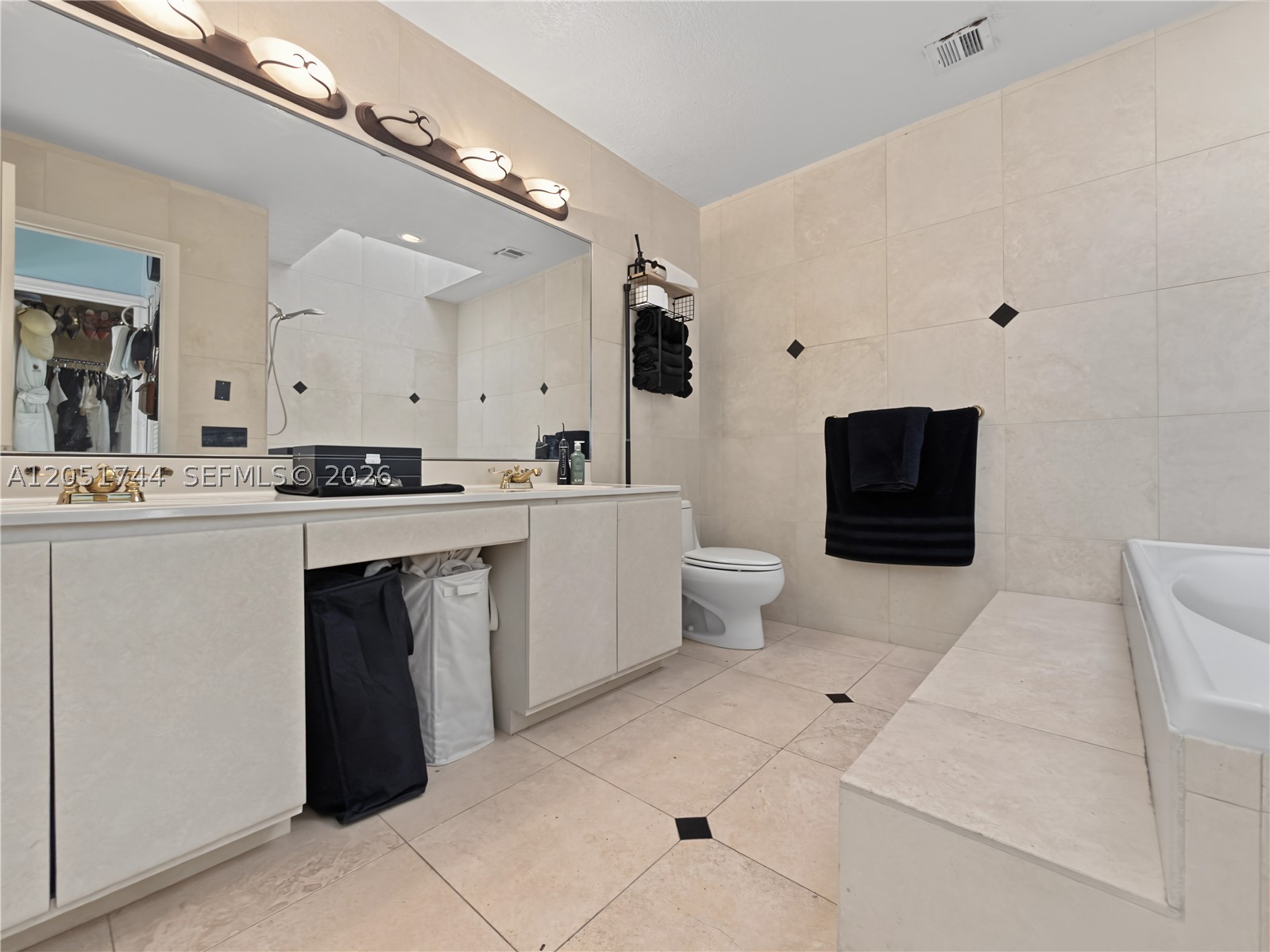 CALUSA CLUB ESTATES - Residential