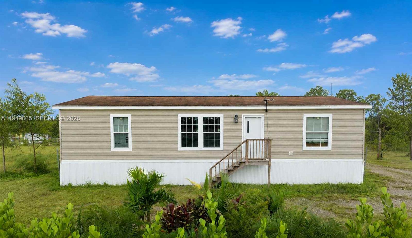 MONTURA SOUTH HALF (100804 - Residential