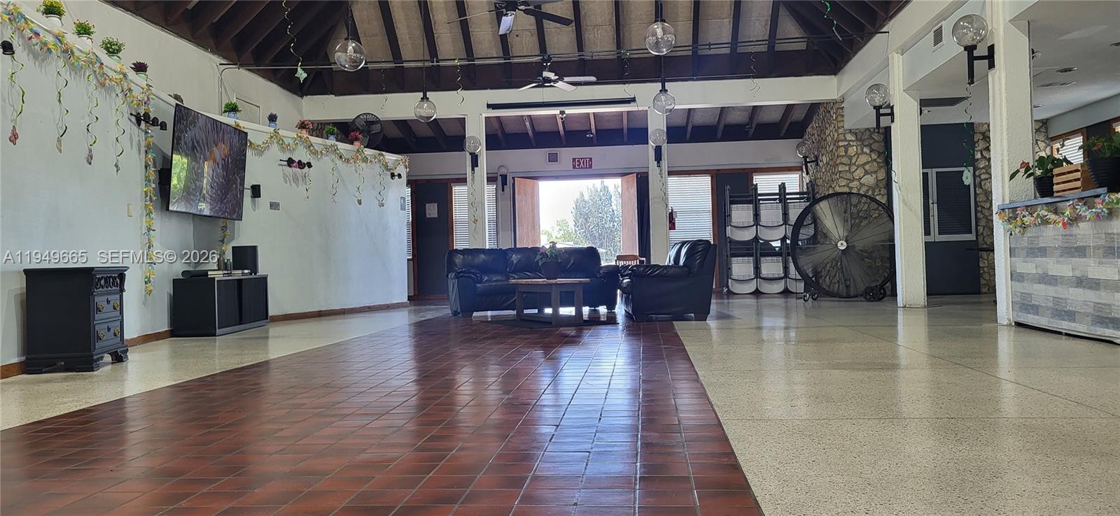MONTURA SOUTH HALF (100804 - Residential