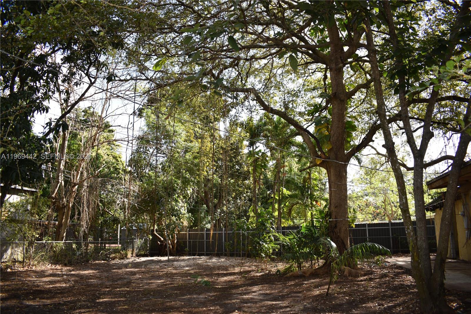 BISCAYNE HIGHLANDS - Residential