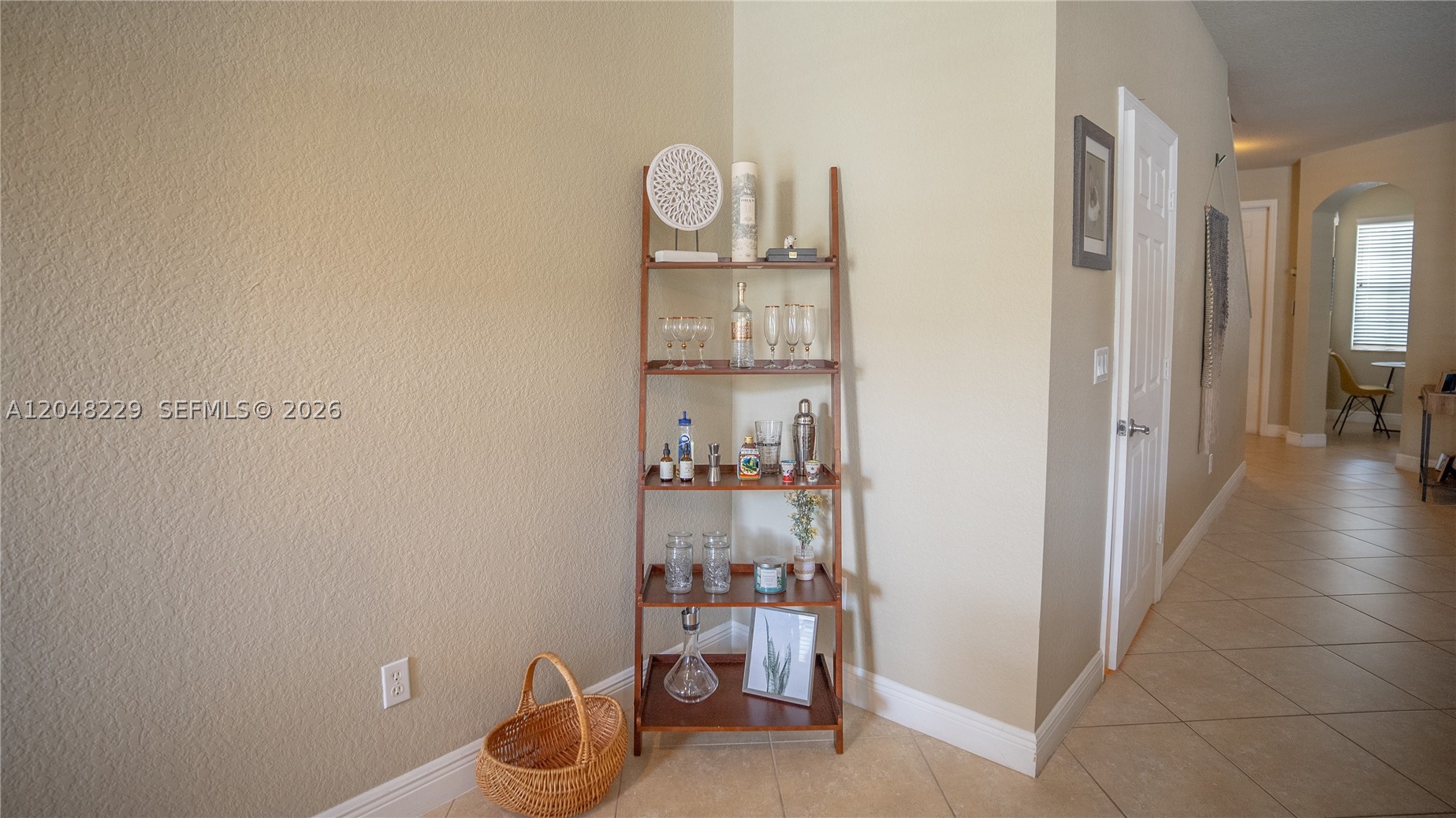 HAMPTON HILLS CONDO - Residential