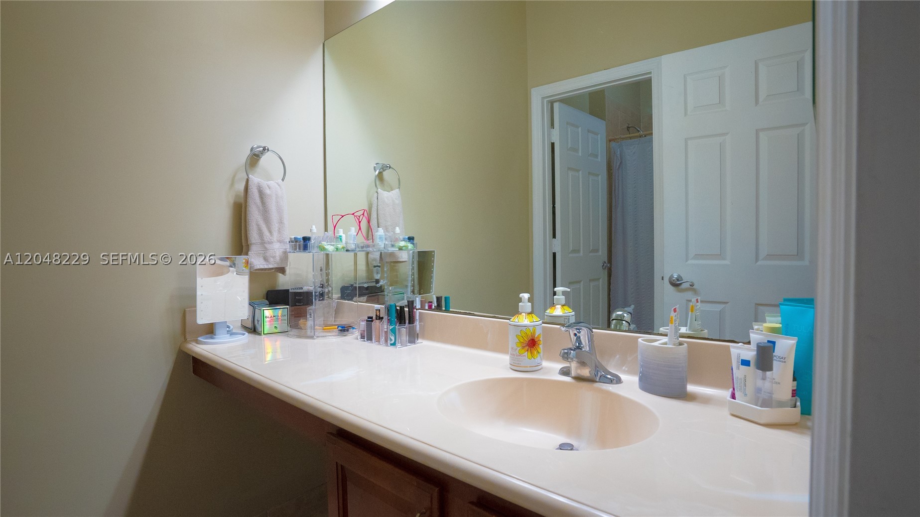 HAMPTON HILLS CONDO - Residential