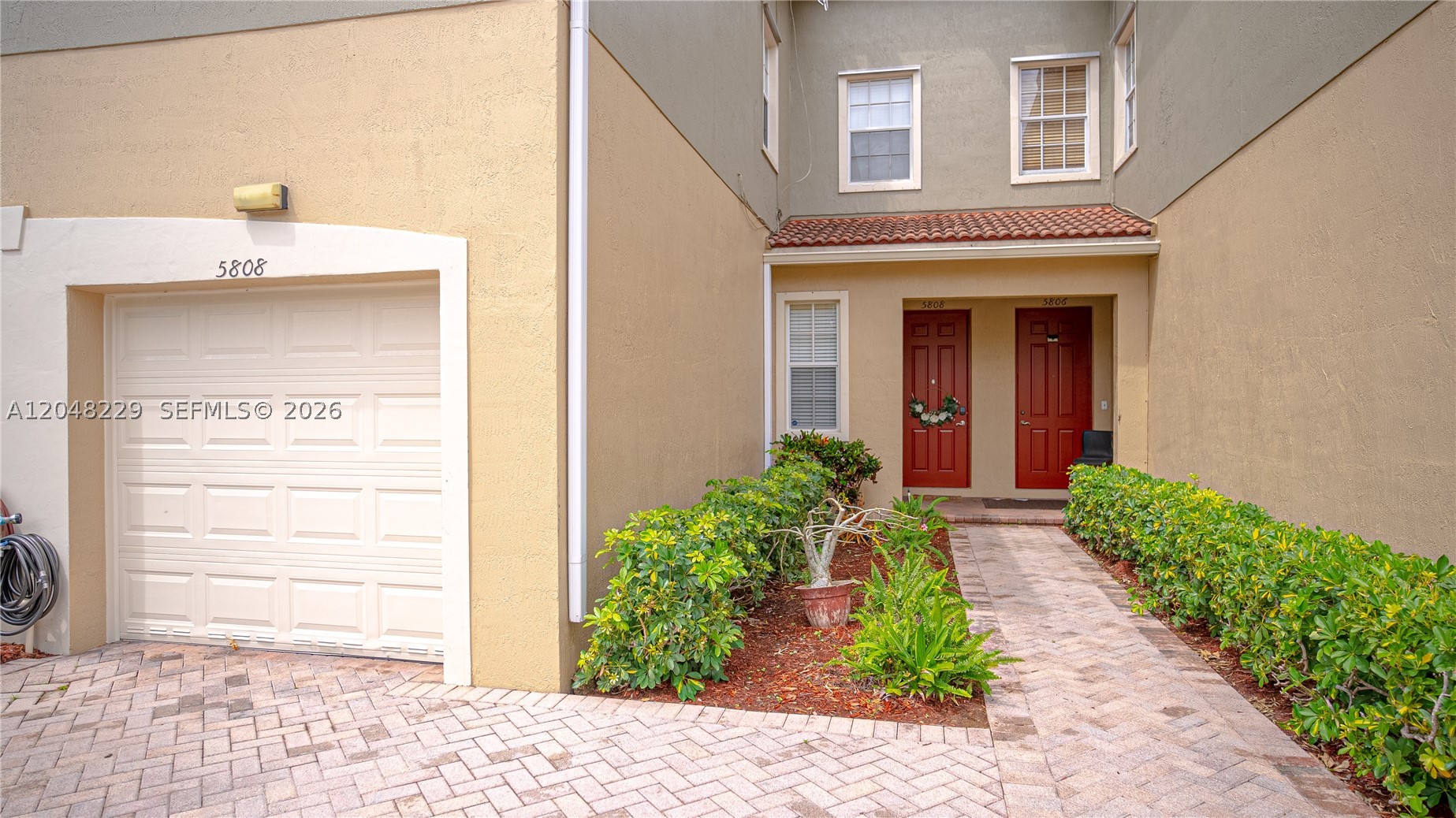 HAMPTON HILLS CONDO - Residential